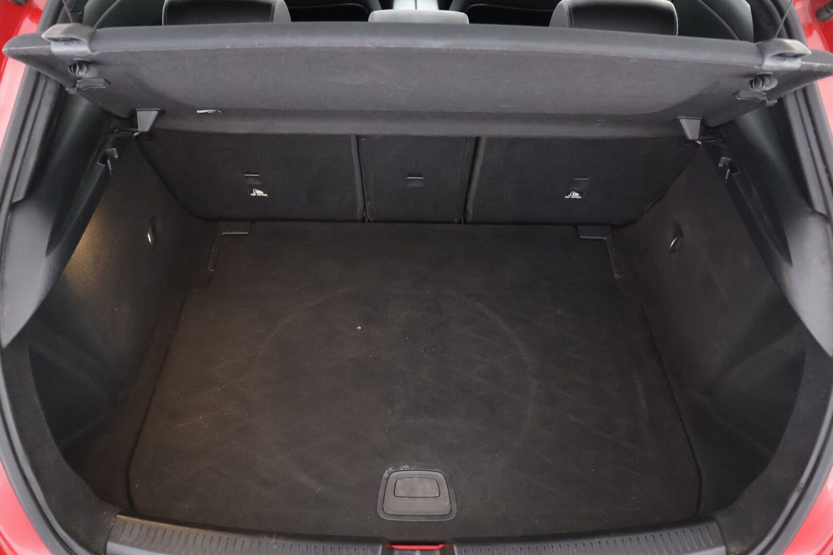 Mercedes-Benz A 2020 180 A Business Style - KATTOLUUKULLINEN YKSILÖ! | Suomi-auto | Widescreen | Vakkari | Sporttipenkit | Peruutuskamera | Lohko | LED - High Performance | Kaistavahti | Puolinahat