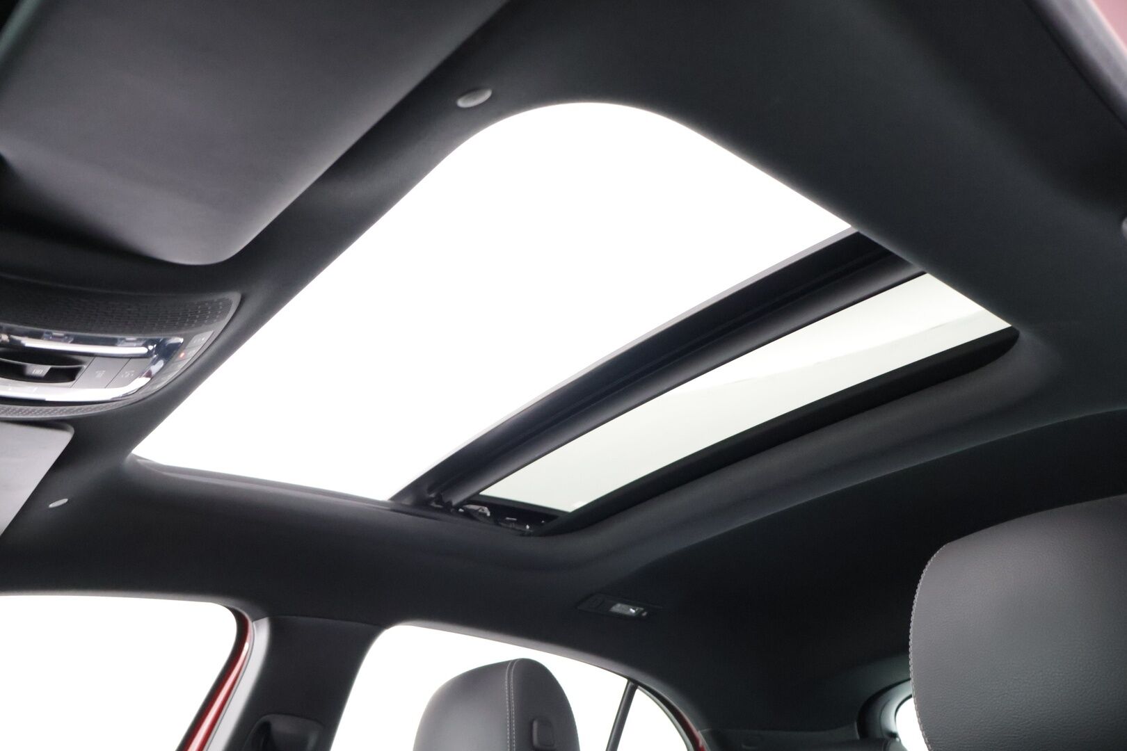 Mercedes-Benz A 2020 180 A Business Style - KATTOLUUKULLINEN YKSILÖ! | Suomi-auto | Widescreen | Vakkari | Sporttipenkit | Peruutuskamera | Lohko | LED - High Performance | Kaistavahti | Puolinahat