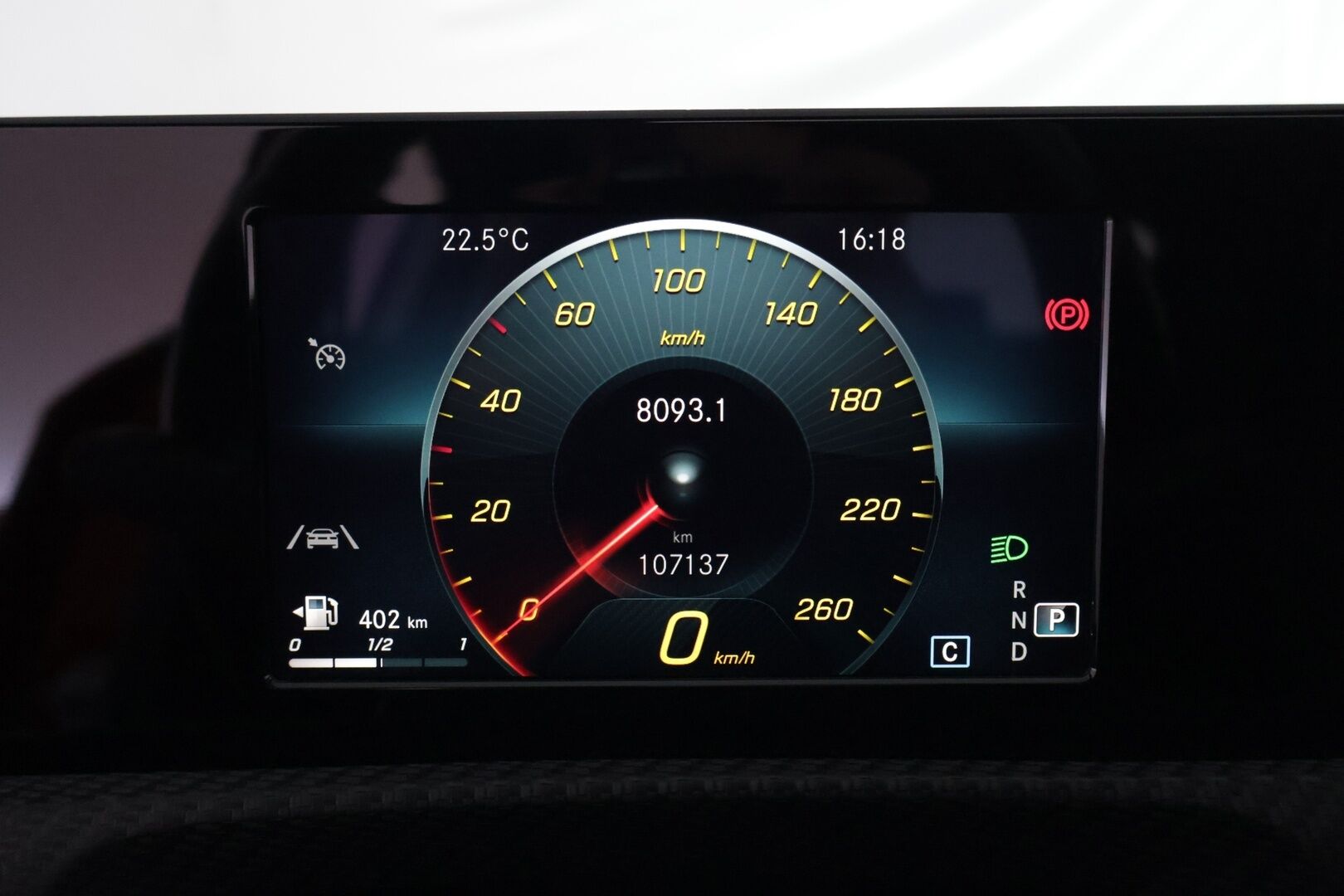 Mercedes-Benz A 2020 180 A Business Style - KATTOLUUKULLINEN YKSILÖ! | Suomi-auto | Widescreen | Vakkari | Sporttipenkit | Peruutuskamera | Lohko | LED - High Performance | Kaistavahti | Puolinahat