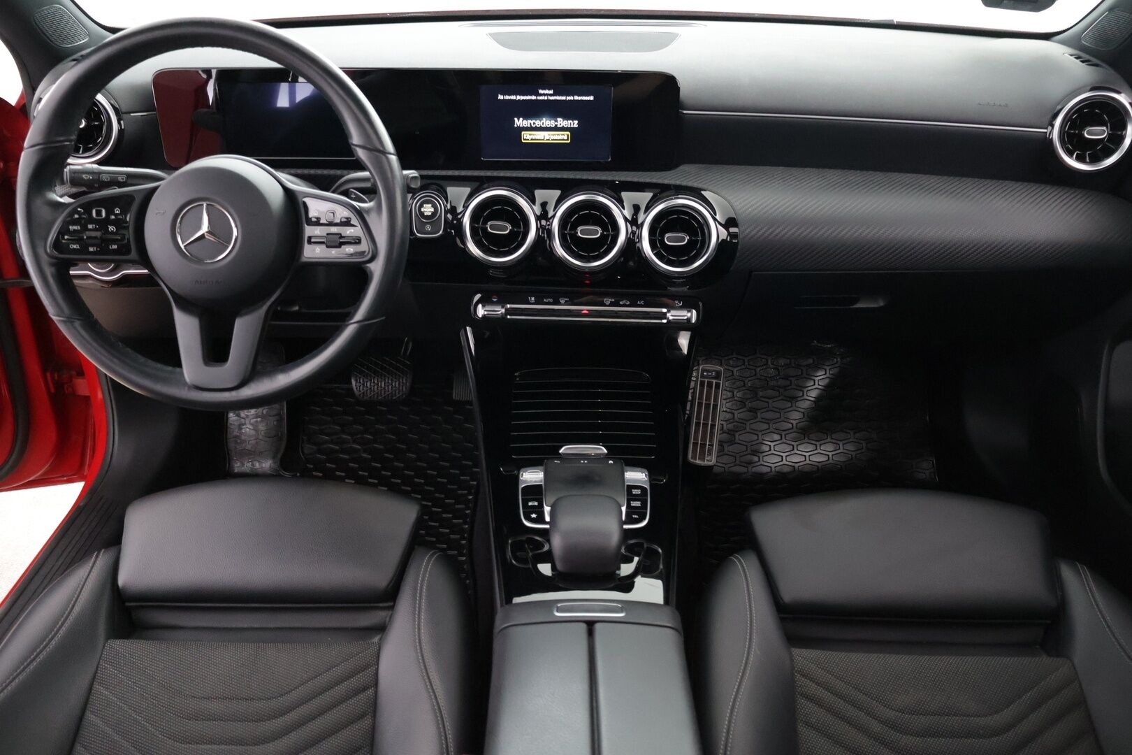 Mercedes-Benz A 2020 180 A Business Style - KATTOLUUKULLINEN YKSILÖ! | Suomi-auto | Widescreen | Vakkari | Sporttipenkit | Peruutuskamera | Lohko | LED - High Performance | Kaistavahti | Puolinahat