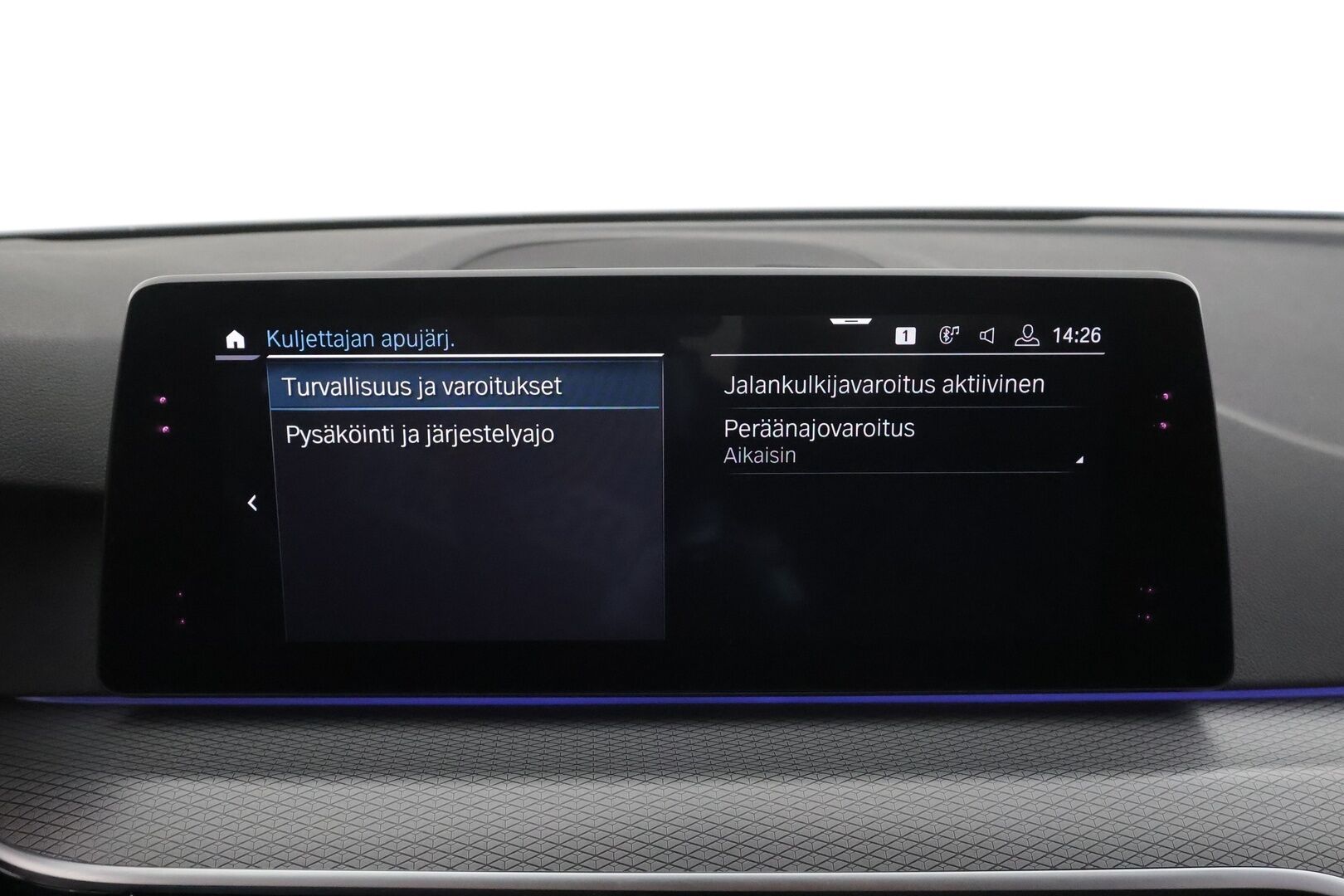 BMW 530 2020 G30 Sedan 530e xDrive A Charged Edition M Sport * H&K / Vakkari / P.kamera / Sporttipenkit / LED / Navi / Digimittaristo * - Suomi-auto / Kahdet renkaat aluvanteilla / Merkkihuollettu