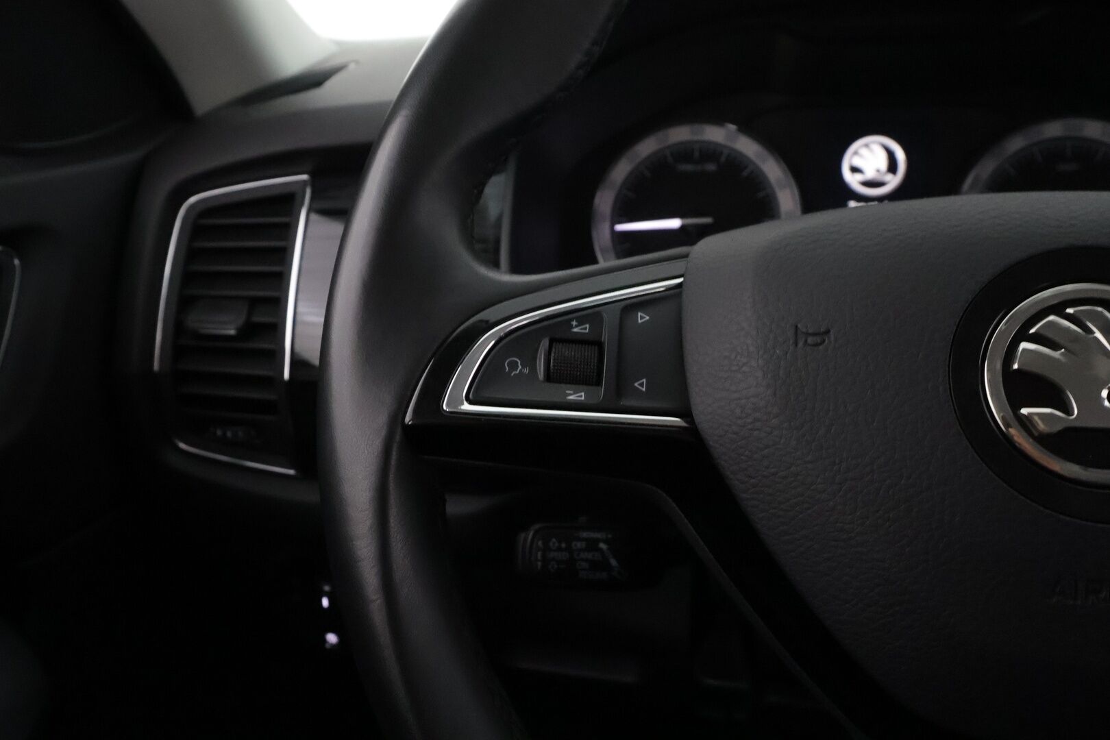 Skoda Kodiaq 2020 2,0 TDI 150 4x4 Style DSG Autom. 7-P - | Canton | Webasto | Koukku | ACC | LED | 360 Kamera | Muistipenkit | Navi | Kaistavahti | Keyless | Suomi-auto | Kahdet renkaat | 