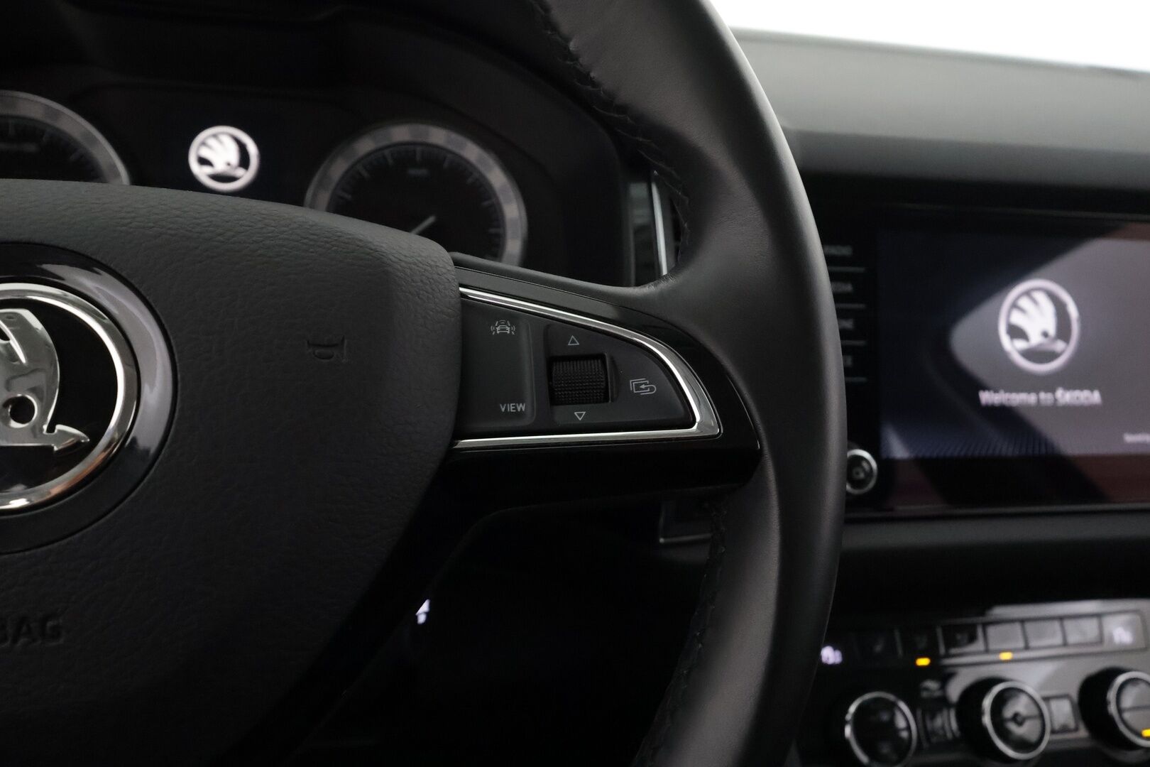 Skoda Kodiaq 2020 2,0 TDI 150 4x4 Style DSG Autom. 7-P - | Canton | Webasto | Koukku | ACC | LED | 360 Kamera | Muistipenkit | Navi | Kaistavahti | Keyless | Suomi-auto | Kahdet renkaat | 