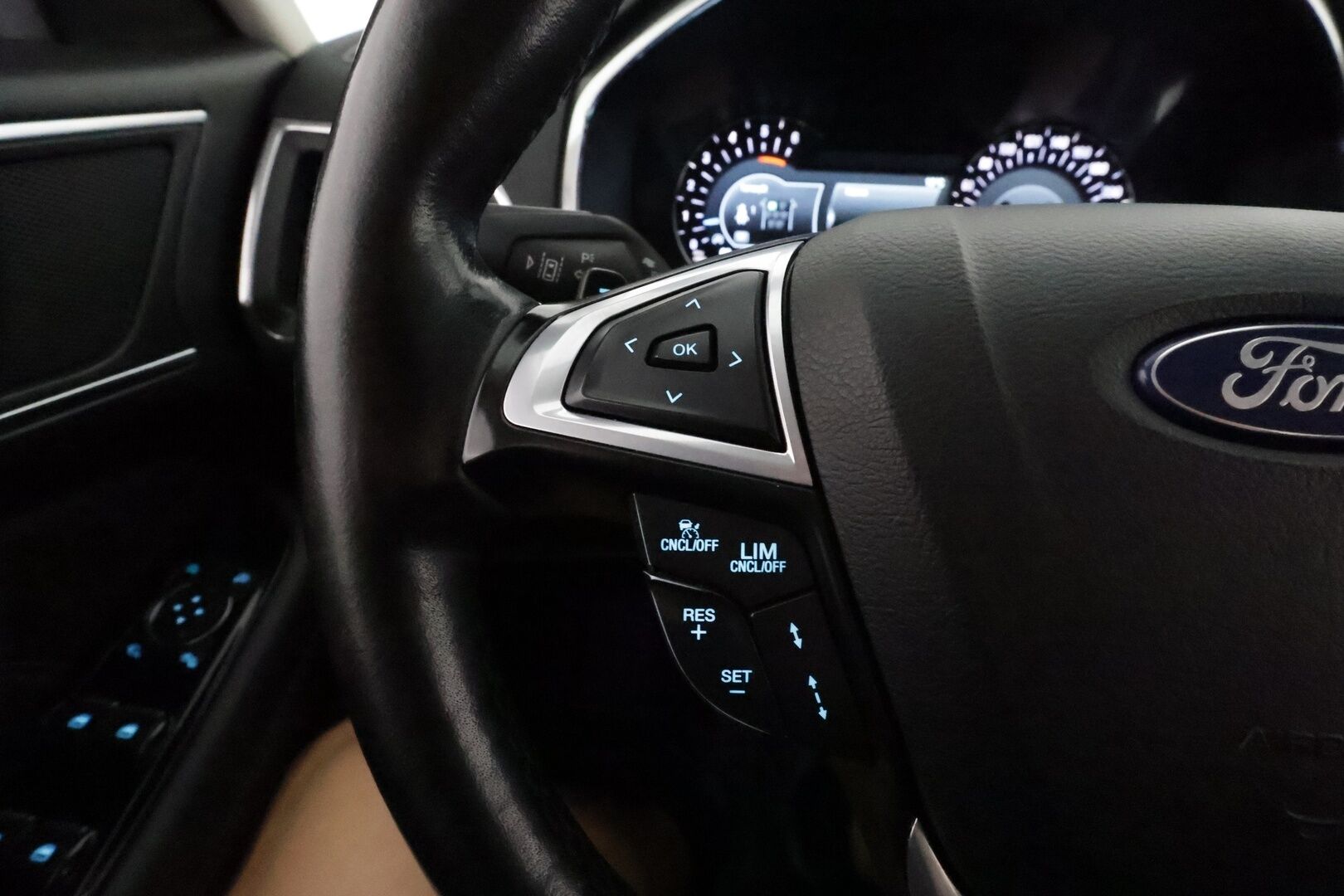 Ford S-Max 2020 2,0 TDCi EcoBlue 150hv A8 Titanium 7-Paik **Webasto / Adapt.Vakkari / LED-valot / P.kamera / Navi / Muistipenkki** - 1-om Suomi-auto / Kahdet Renkaat