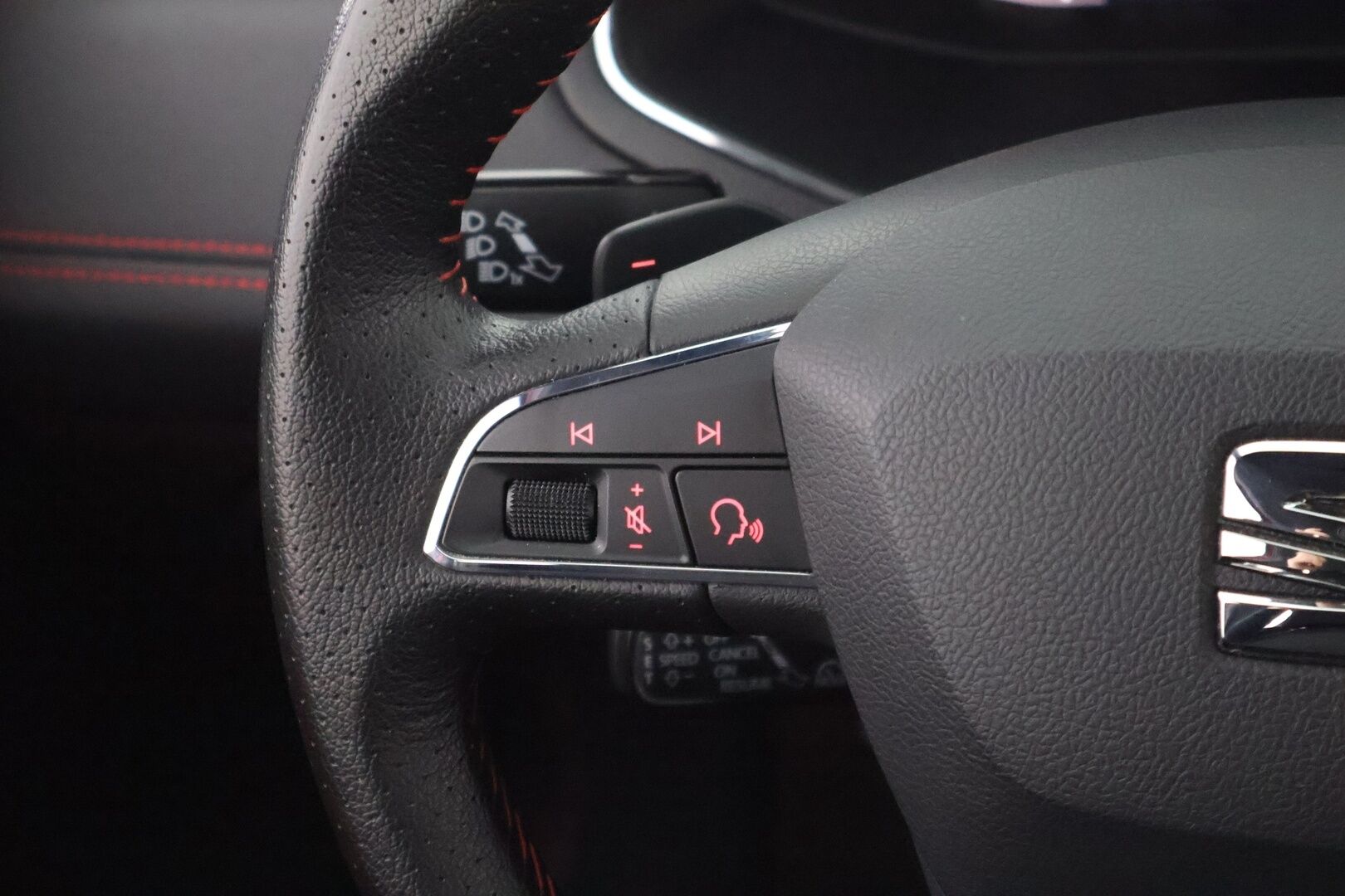Seat Arona 2020 1,0 EcoTSI 115 FR DSG - 1Om Suomiauto / Adapt.Vakkari / KeylessGo / Digimittari / Navi / LED / Lohko & Sisäpistoke / 2x Renkaat Aluvantein!