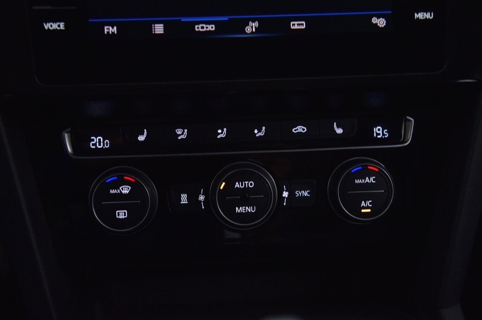 Volkswagen Passat 2020 Variant R-Line 2,0 TDI EVO SCR 110 kW DSG-automaatti * 1Om. Suomi-auto / ALV / Webasto / Adapt. Vakkari / Apple Carplay* - Suomi-auto / ALV / Webasto / Adapt. Vakkari / Apple Carplay* - HULLUT AVAJAISHULINAT KORKOTARJOUS 3,29 %