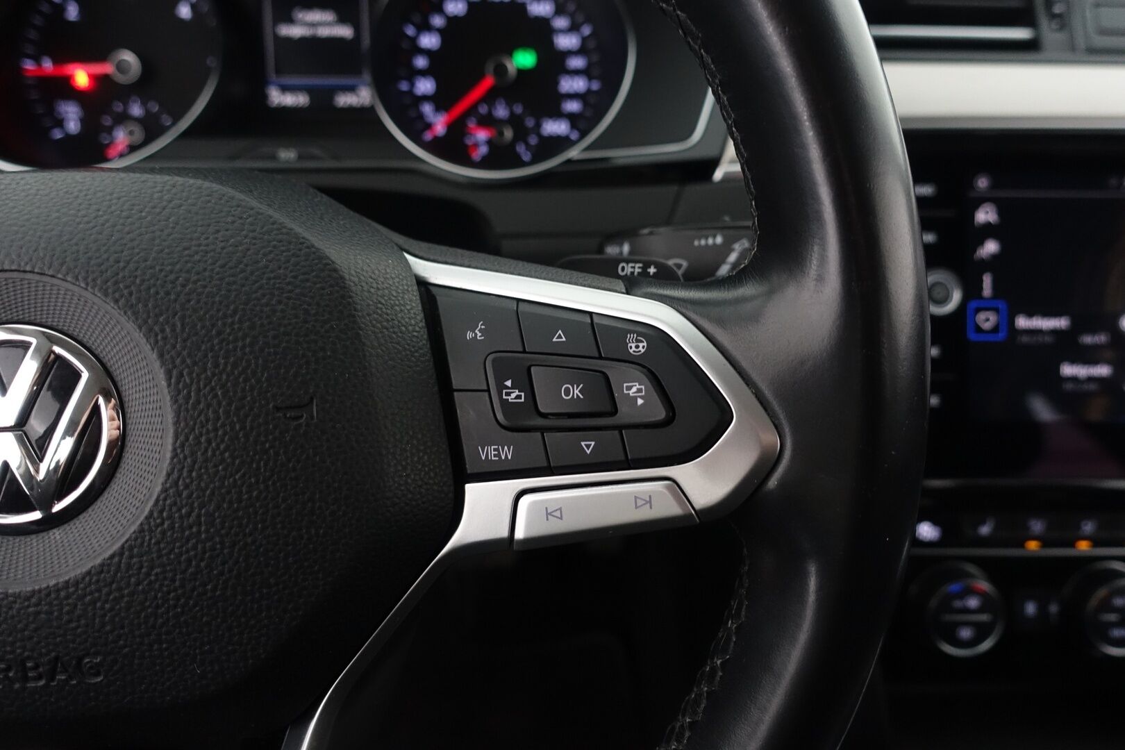 Volkswagen Passat 2020 Variant R-Line 2,0 TDI EVO SCR 110 kW DSG-automaatti * ACC  / Webasto / P.Kamera / Navi / Nahka/Alcantara * - Suomi Auto / Keyless / AppleCarPlay / 2X Renkaat & Vanteet / ALV