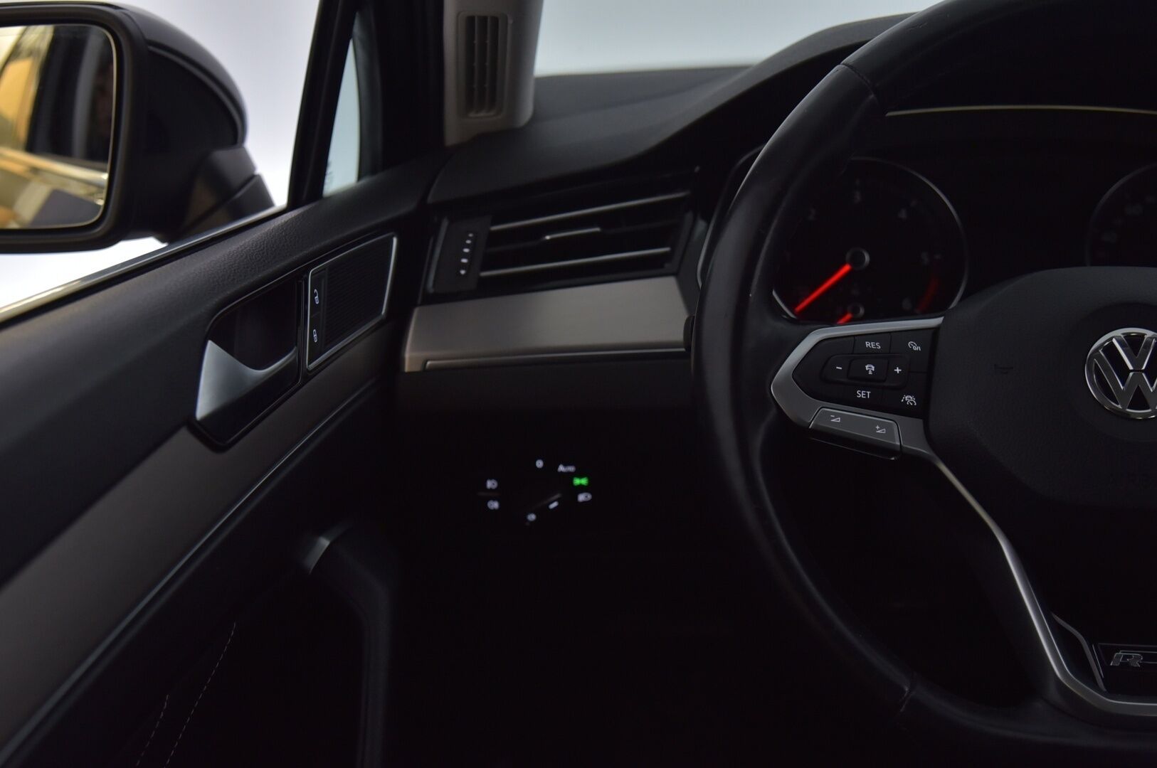 Volkswagen Passat 2020 Variant R-Line 2,0 TDI EVO SCR 110 kW DSG-automaatti * 1Om. Suomi-auto / ALV / Webasto / Adapt. Vakkari / Apple Carplay* - Suomi-auto / ALV / Webasto / Adapt. Vakkari / Apple Carplay* - HULLUT AVAJAISHULINAT KORKOTARJOUS 3,29 %