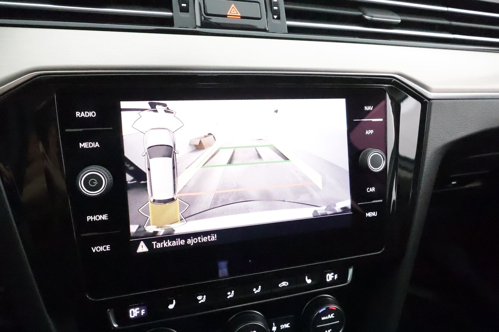 Volkswagen Passat 2020 Variant R-Line 2,0 TDI EVO SCR 110 kW DSG **ACC / Webasto / Navi / P.kamera / Matrix LED / Koukku**