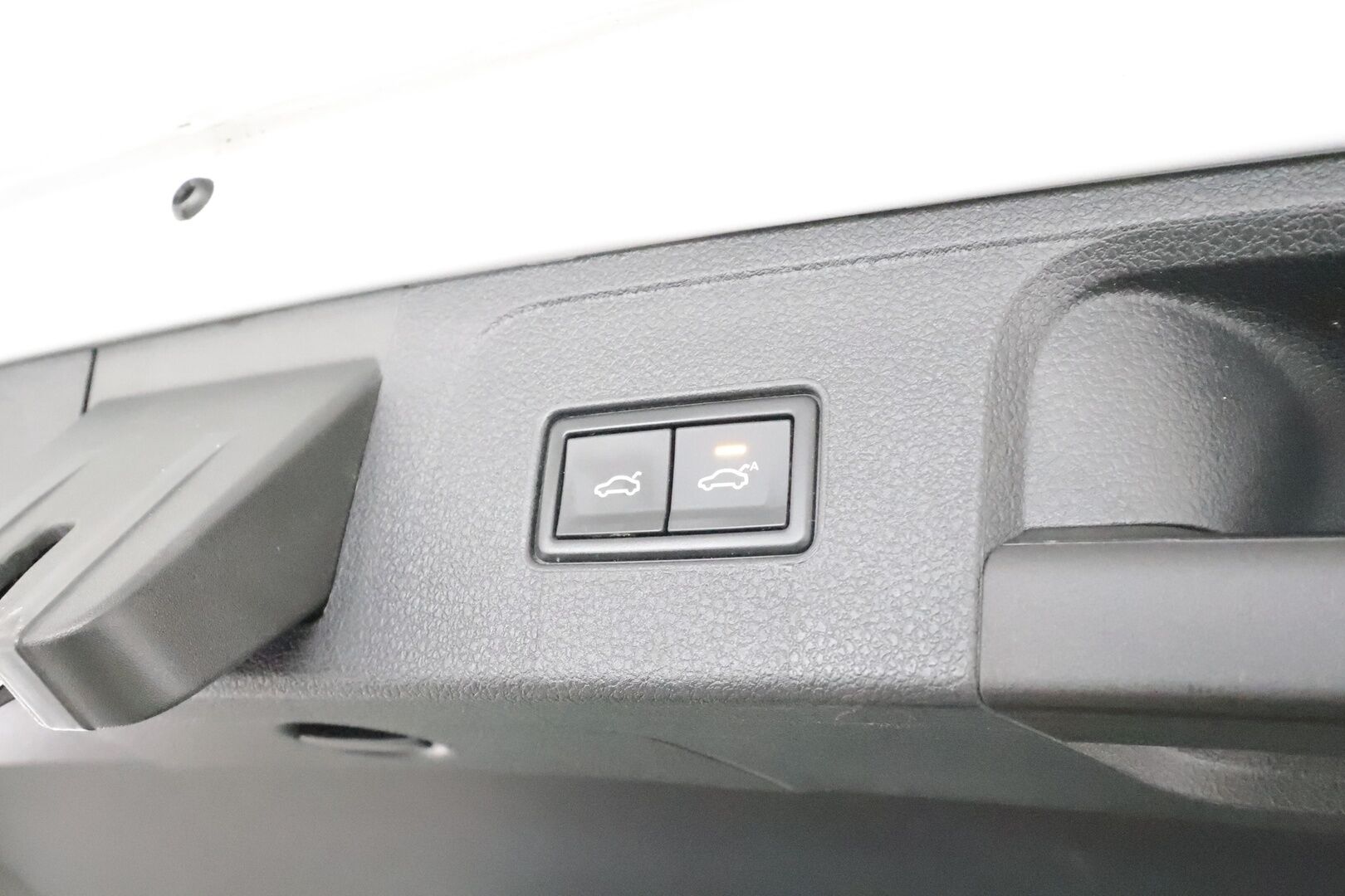 Volkswagen Passat 2020 Variant R-Line 2,0 TDI EVO SCR 110 kW DSG **ACC / Webasto / Navi / P.kamera / Matrix LED / Koukku**