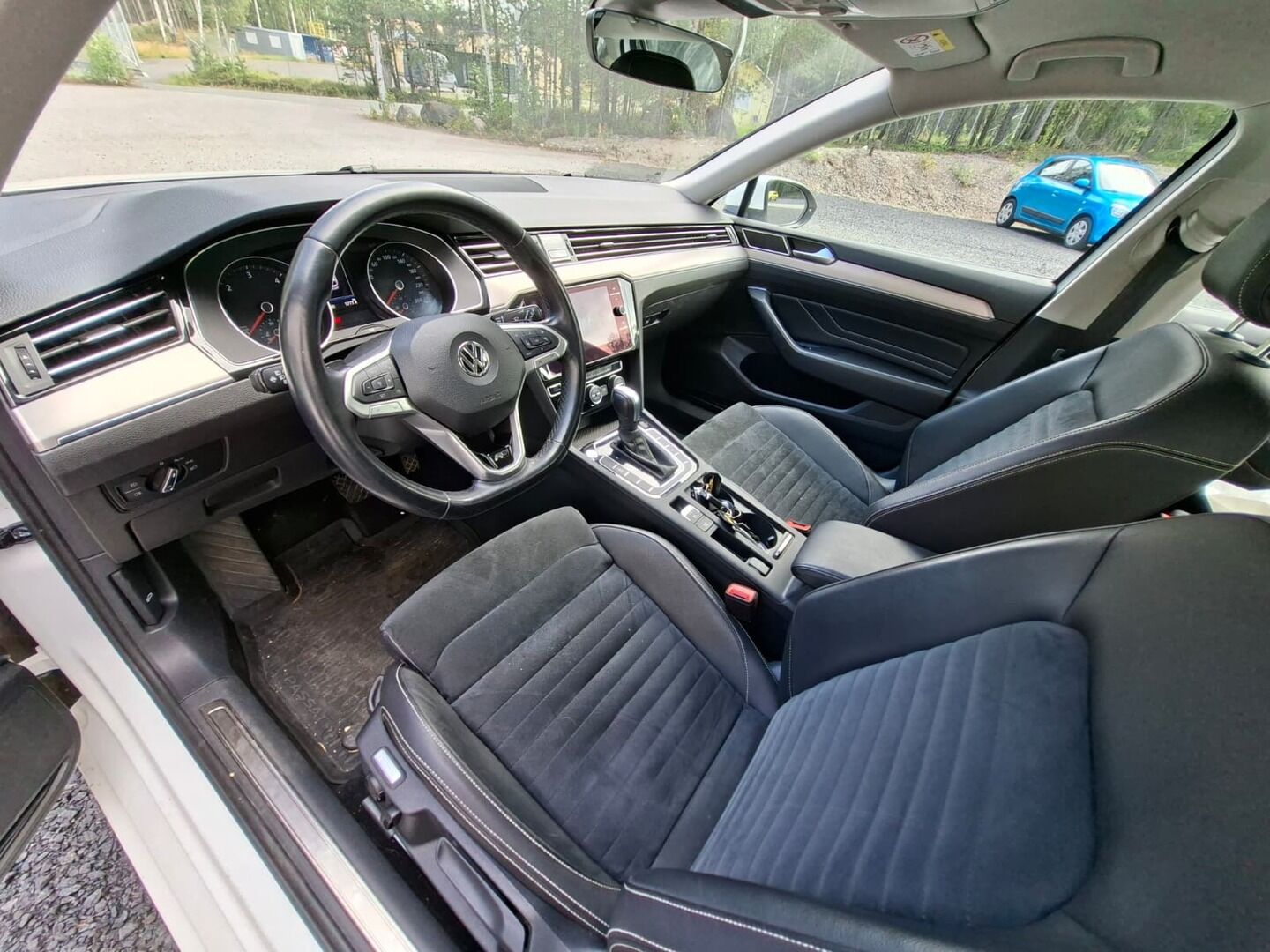 Volkswagen Passat 2020 Variant R-Line 2,0 TDI EVO SCR 110 kW DSG **ACC / Webasto / Navi / P.kamera / Matrix LED / Koukku**
