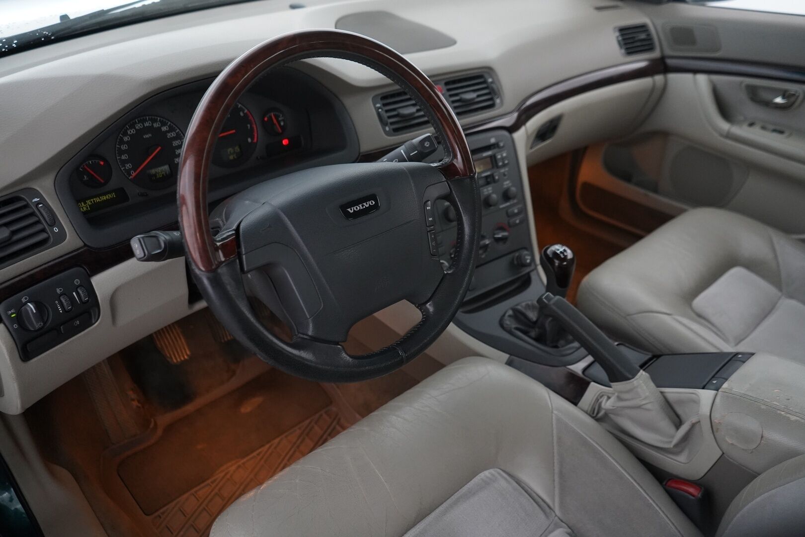 Volvo S80 2000 2.4 170hv *Myydään huutokaupat.com sivulla*
