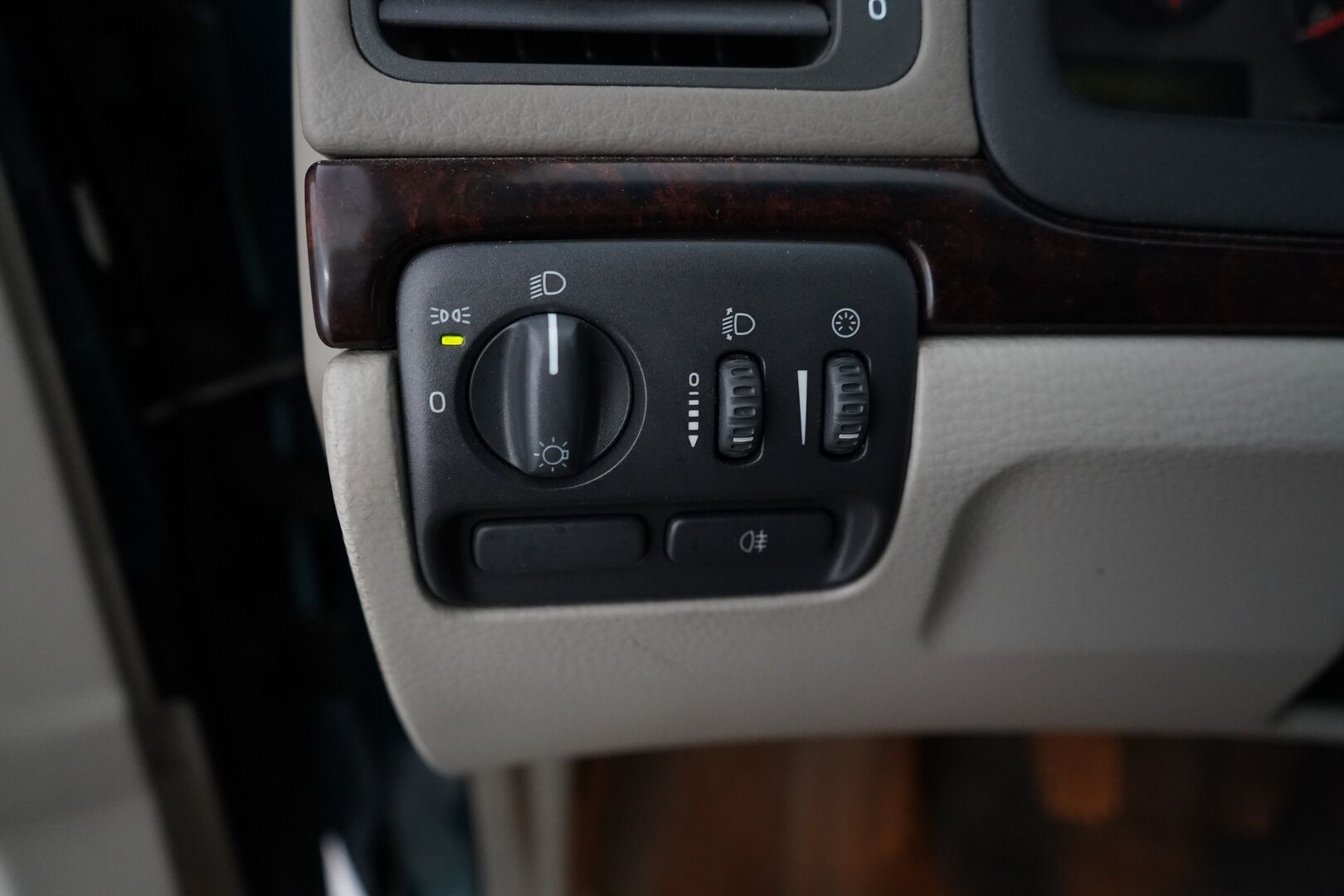 Volvo S80 2000 2.4 170hv *Myydään huutokaupat.com sivulla*