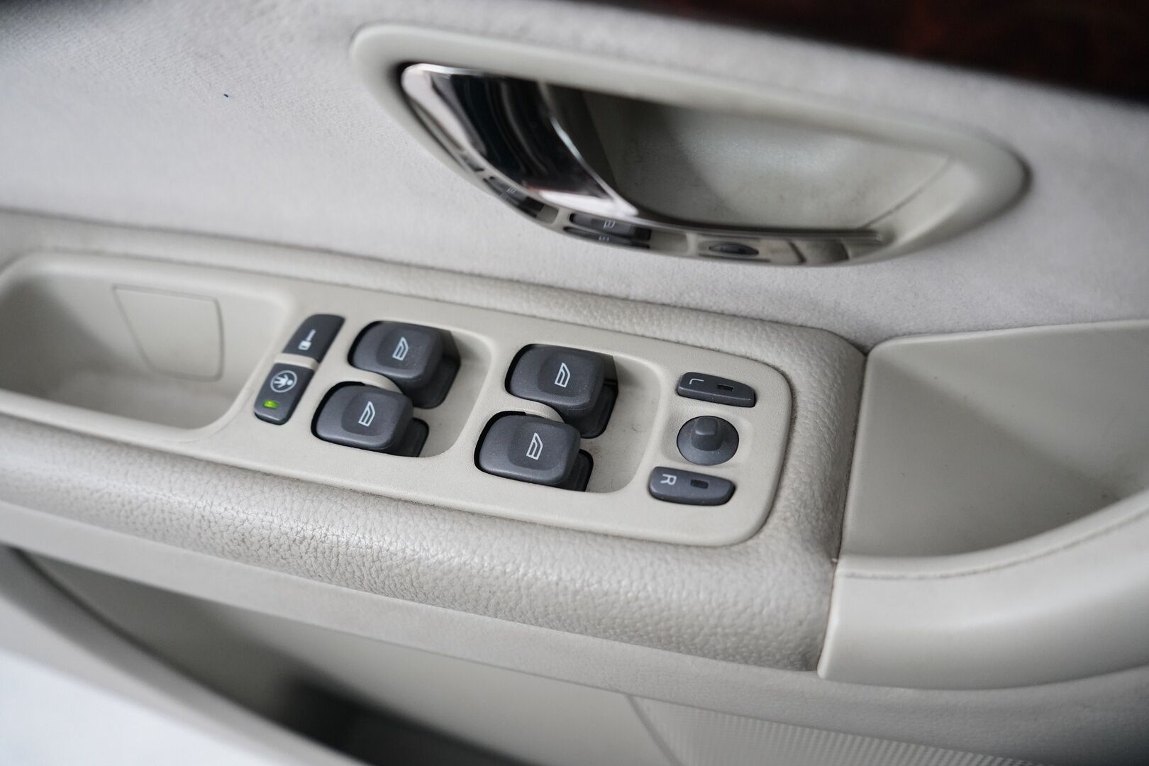 Volvo S80 2000 2.4 170hv *Myydään huutokaupat.com sivulla*