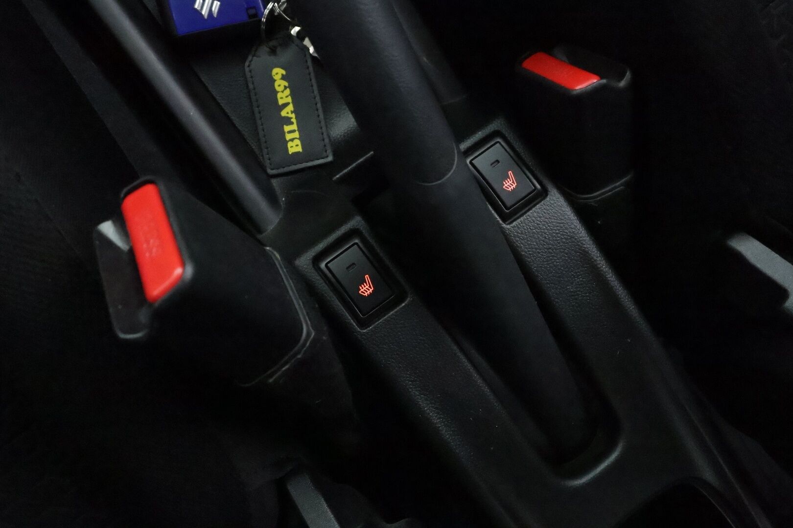 Suzuki Swift 2019 1,2 DUALJET 4WD GLX 5MT HYBRID * ACC / LED / P.Kamera / Navi / Kaistavahti / Keyless * - Sisätilanlämmitin / Suomi-auto / Kahdet renkaat aluvanteilla