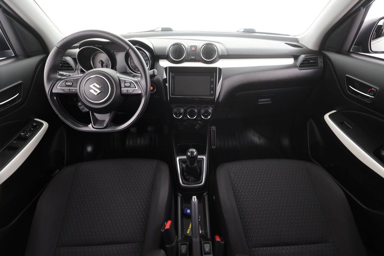 Suzuki Swift 2019 1,2 DUALJET 4WD GLX 5MT HYBRID * ACC / LED / P.Kamera / Navi / Kaistavahti / Keyless * - Sisätilanlämmitin / Suomi-auto / Kahdet renkaat aluvanteilla