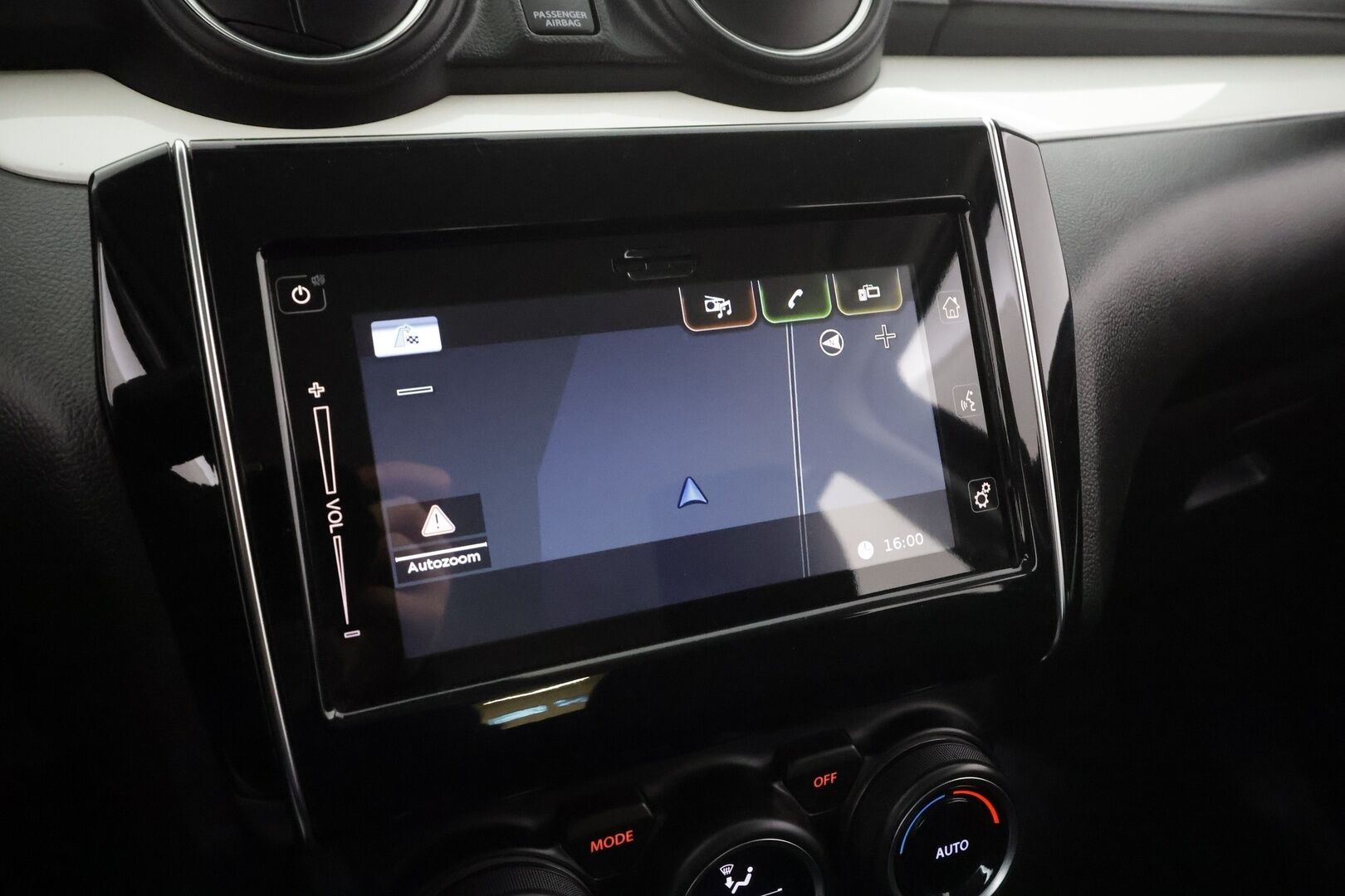 Suzuki Swift 2019 1,2 DUALJET 4WD GLX 5MT HYBRID * ACC / LED / P.Kamera / Navi / Kaistavahti / Keyless * - Sisätilanlämmitin / Suomi-auto / Kahdet renkaat aluvanteilla