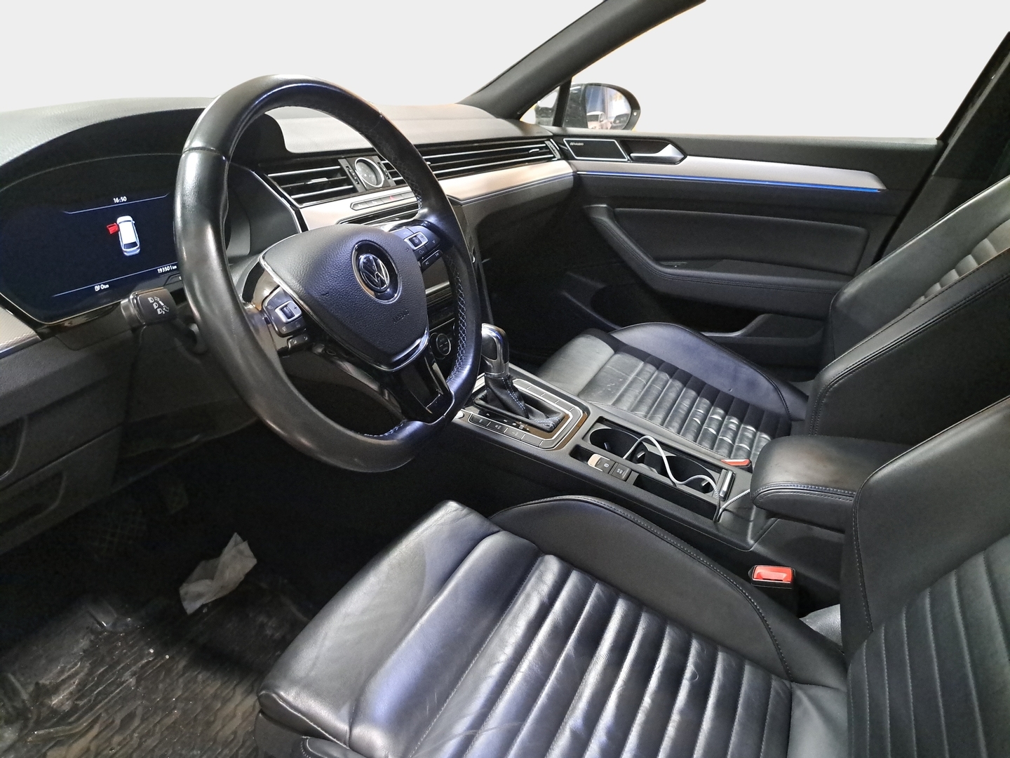 Volkswagen Passat 2016 Variant GTE Plug-In Hybrid 160 kW (218 hv) *Webasto / S. Koukku / ACC / Digimittaristo / Dynaudio / Nahkapenkit* - Hullun hyvät varusteet! / Akku kuntotestattu! - HULLUT JOULUT KORKOTARJOUS 2,49% 