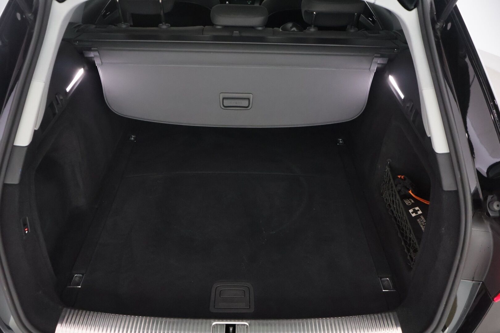 Audi A4 2020 Avant Business Comfort Edition 35 TFSI 110 kW MHEV S tronic - | Audi sound system | Webasto | Koukku | Matrix LED | Urheiluistuimet |