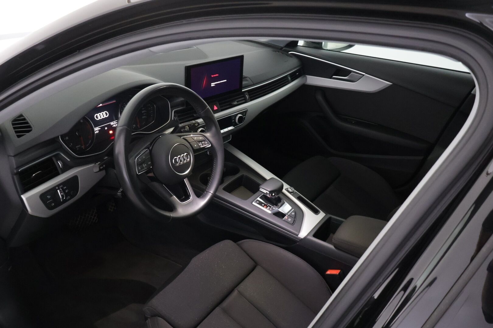 Audi A4 2020 Avant Business Comfort Edition 35 TFSI 110 kW MHEV S tronic - | Audi sound system | Webasto | Koukku | Matrix LED | Urheiluistuimet |