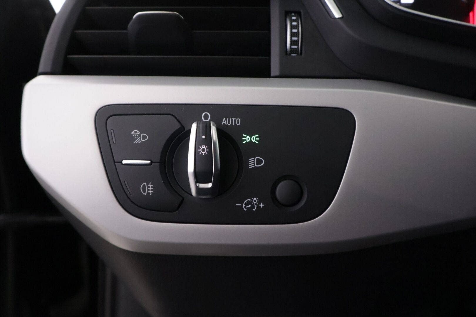 Audi A4 2020 Avant Business Comfort Edition 35 TFSI 110 kW MHEV S tronic - | Audi sound system | Webasto | Koukku | Matrix LED | Urheiluistuimet |