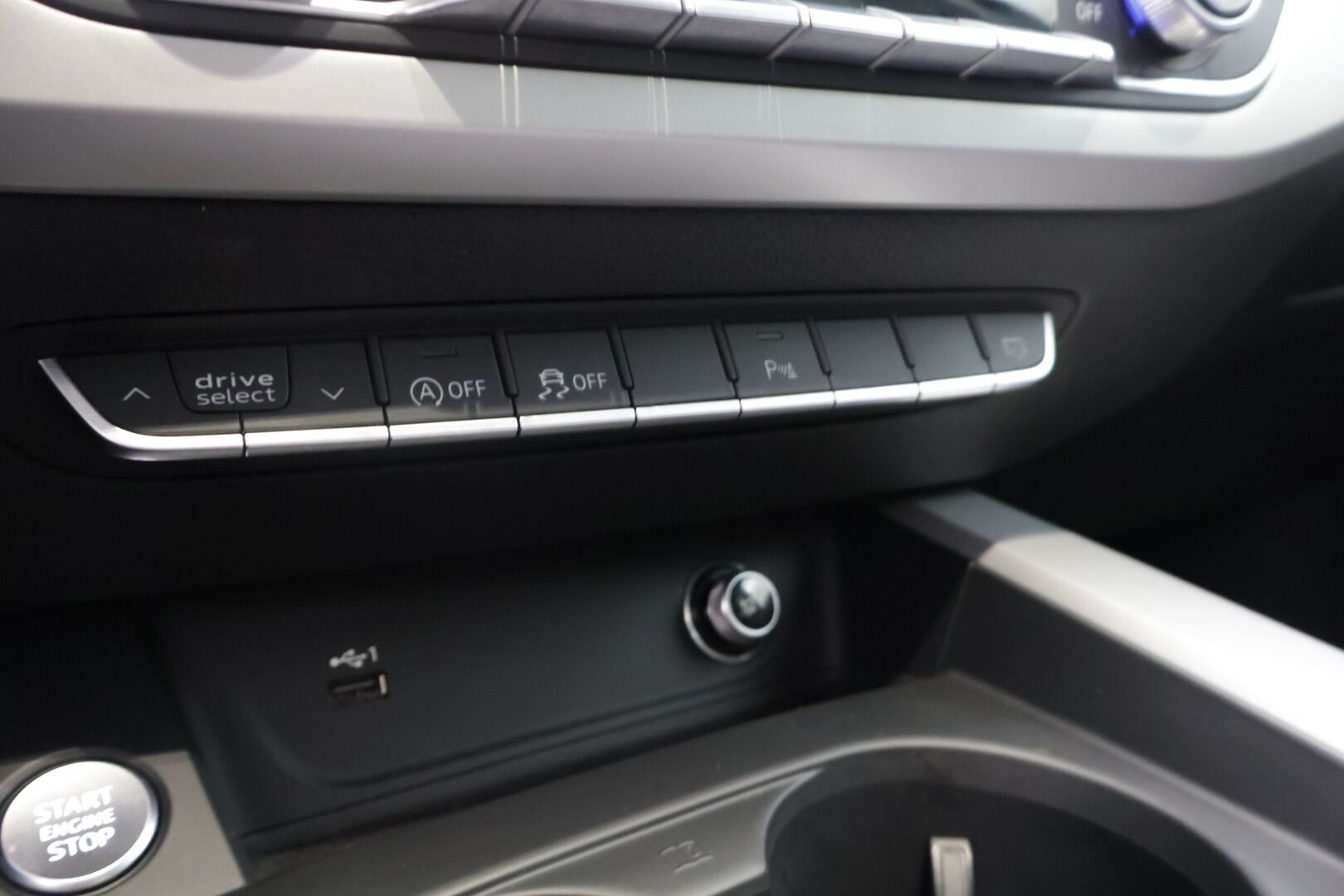 Audi A4 2020 Avant Business Comfort Edition 35 TFSI 110 kW MHEV S tronic - | Audi sound system | Webasto | Koukku | Matrix LED | Urheiluistuimet |