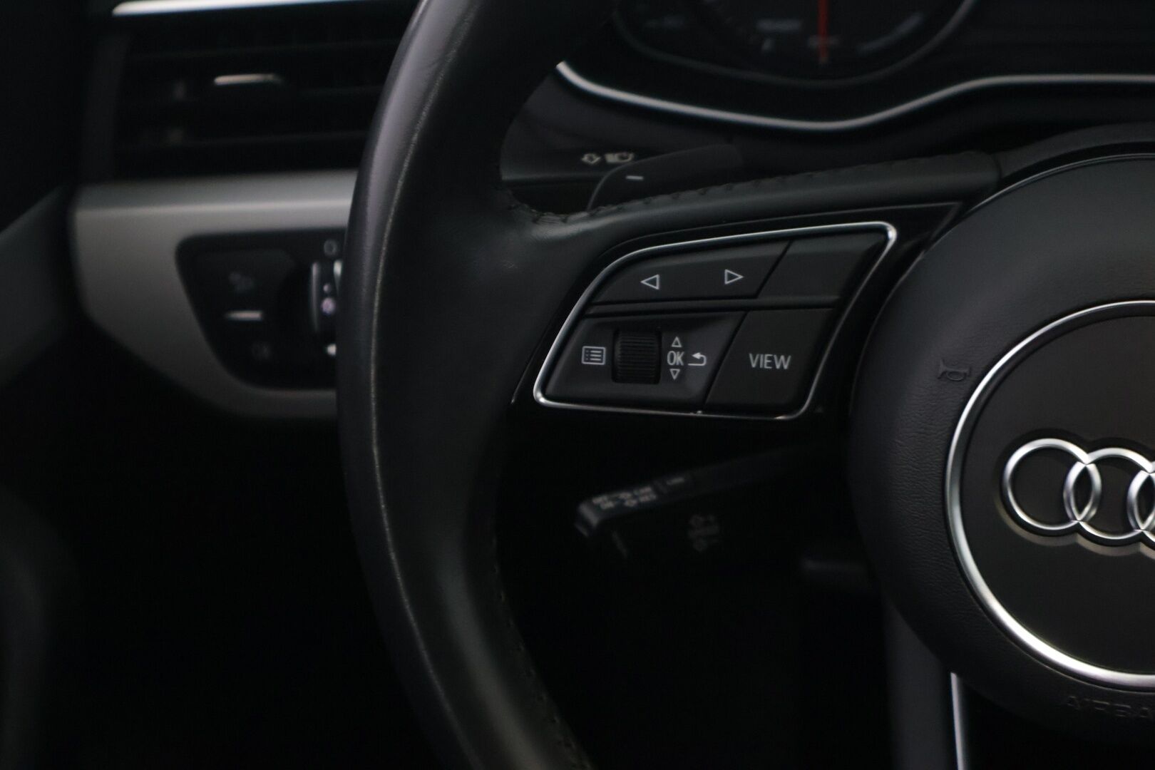 Audi A4 2020 Avant Business Comfort Edition 35 TFSI 110 kW MHEV S tronic - | Audi sound system | Webasto | Koukku | Matrix LED | Urheiluistuimet |