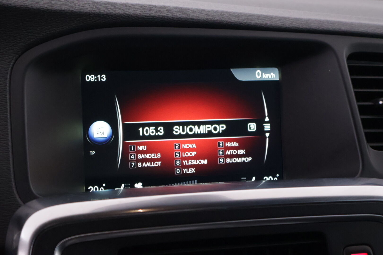 Volvo V60 2015 D6 AWD Twin Engine R-Design Edition aut  - YritysOutlet - Myydään vain yrityksille - | R-Desing | Koukku | Webasto Nahkapenkit | Vakkari |