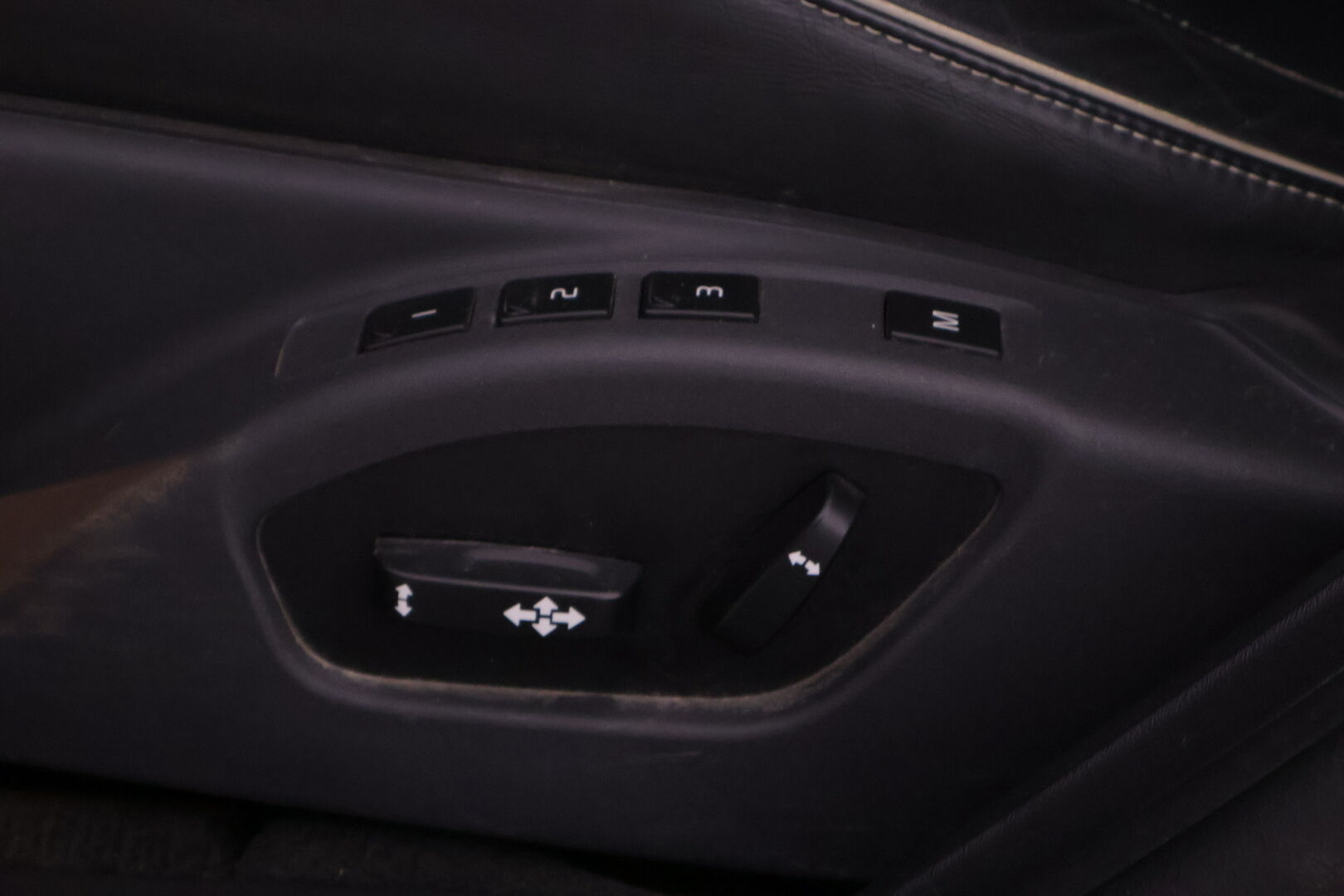Volvo V60 2015 D6 AWD Twin Engine R-Design Edition aut  - YritysOutlet - Myydään vain yrityksille - | R-Desing | Koukku | Webasto Nahkapenkit | Vakkari |