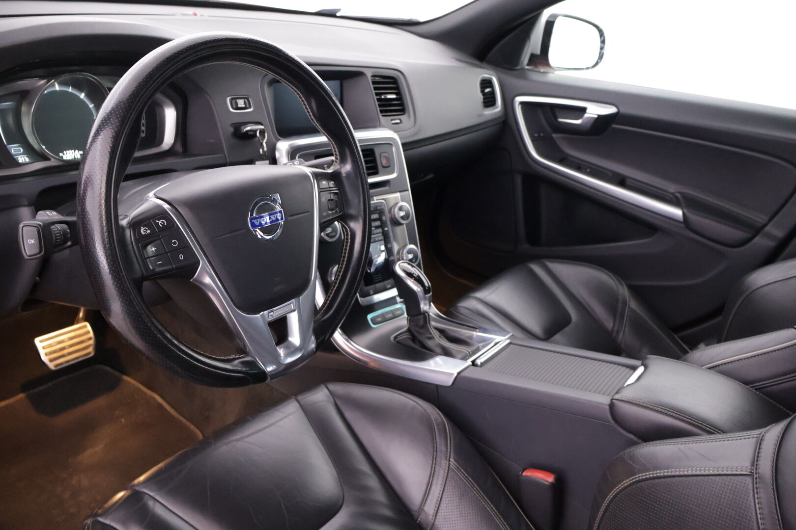 Volvo V60 2015 D6 AWD Twin Engine R-Design Edition aut  - YritysOutlet - Myydään vain yrityksille - | R-Desing | Koukku | Webasto Nahkapenkit | Vakkari |