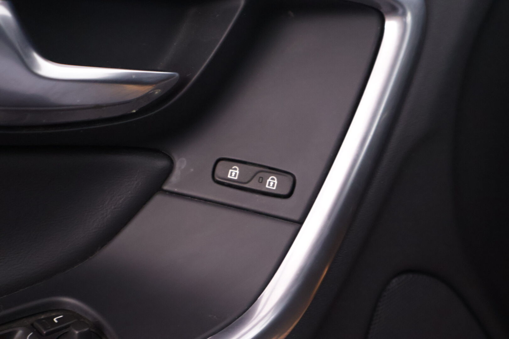 Volvo V60 2015 D6 AWD Twin Engine R-Design Edition aut  - YritysOutlet - Myydään vain yrityksille - | R-Desing | Koukku | Webasto Nahkapenkit | Vakkari |