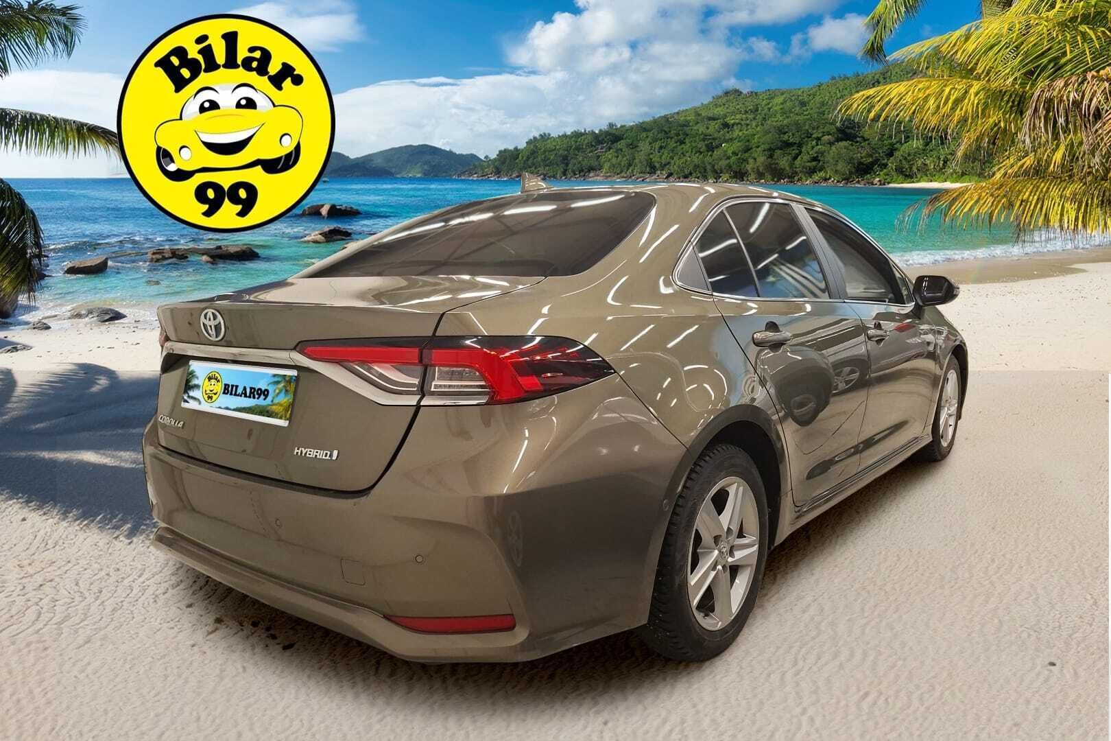 Toyota Corolla 2021 Sedan 1,8 Hybrid Style ** ACC / Lohko / Navi / KeyLess / P-kamera / Ratinlämmitin / LED / Lämmitettävä tuulilasi* - *2x Renkaat / Merkkihuollettu / 1.Omisteinen / Upeassa kunnossa*