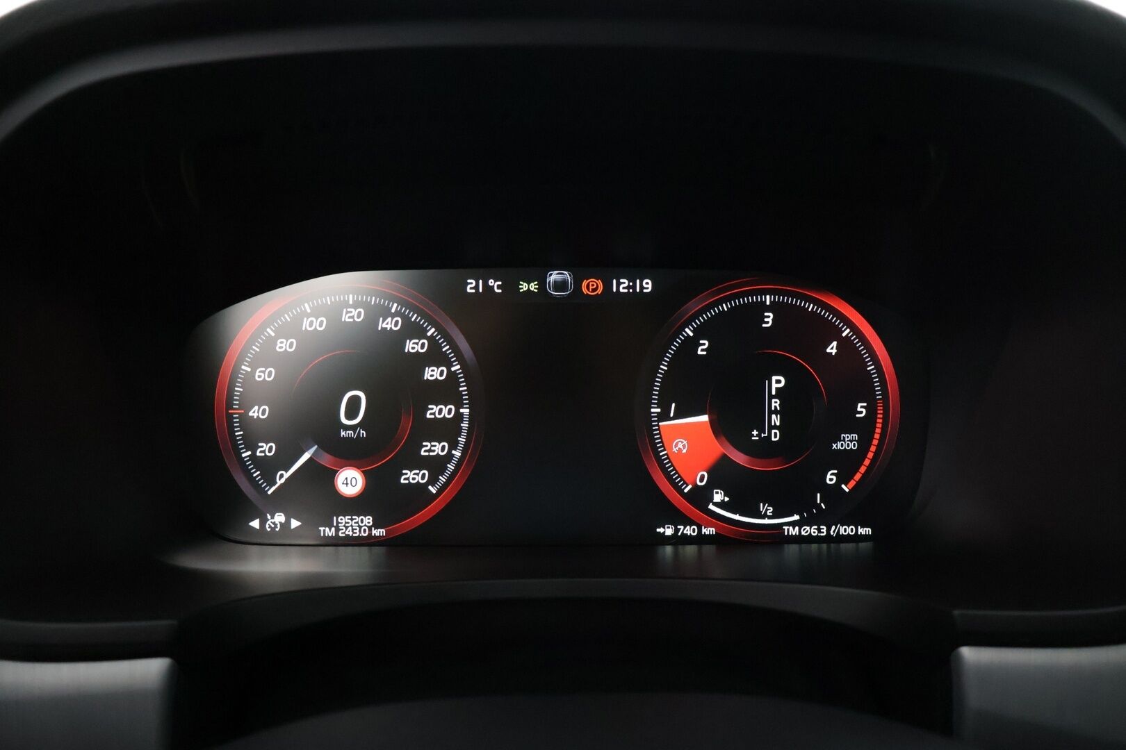 Volvo V90 2020 D4 AWD Business aut. * Webasto / Vetokoukku / Acc / Kamera / Sähkökontti * - Näyttävä & siistissä kunnossa oleva maanteiden jyrä / Jakopää Tehty 3/24 / Taittuva vetokoukku! * 