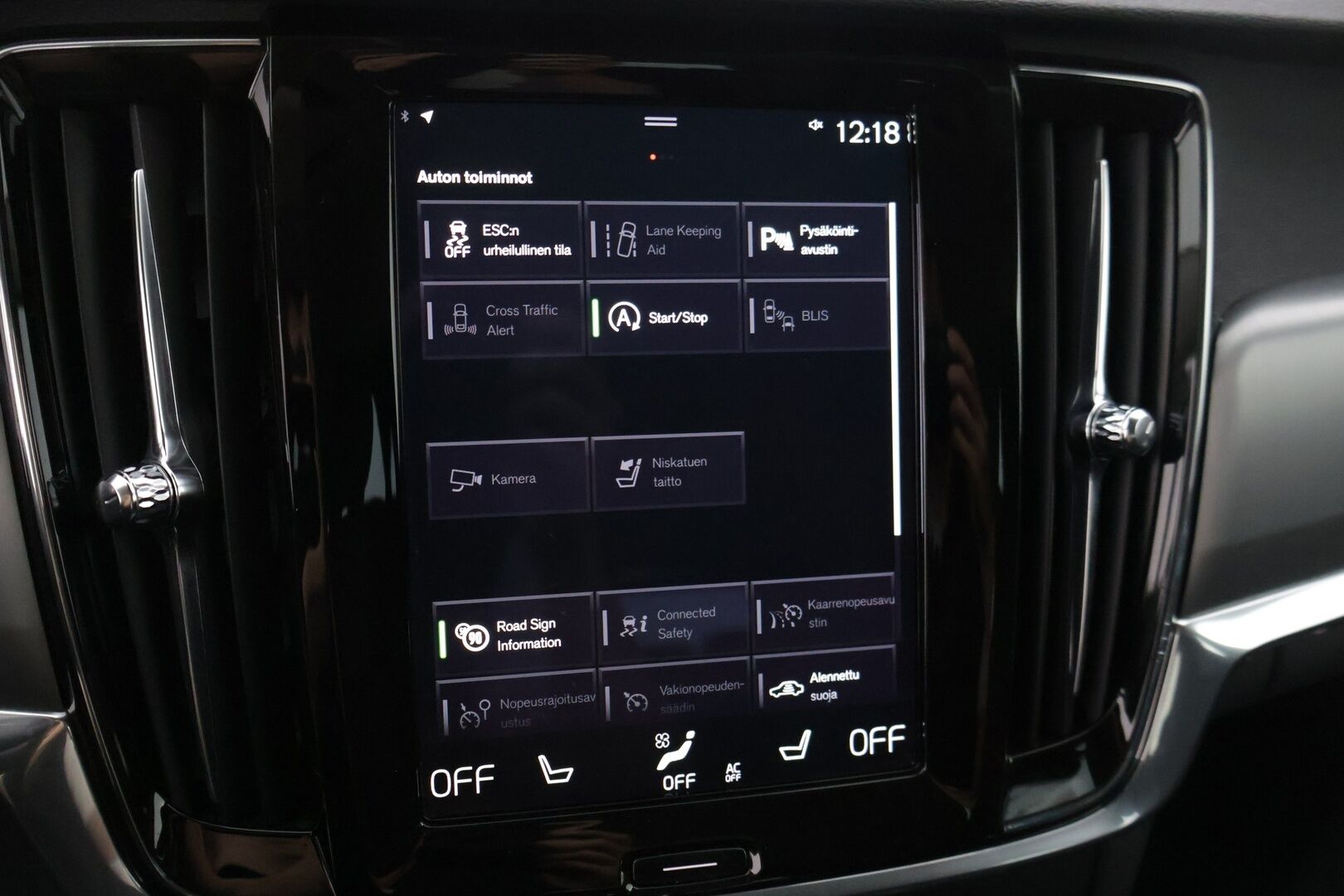 Volvo V90 2020 D4 AWD Business aut. * Webasto / Vetokoukku / Acc / Kamera / Sähkökontti * - Näyttävä & siistissä kunnossa oleva maanteiden jyrä / Jakopää Tehty 3/24 / Taittuva vetokoukku! * 