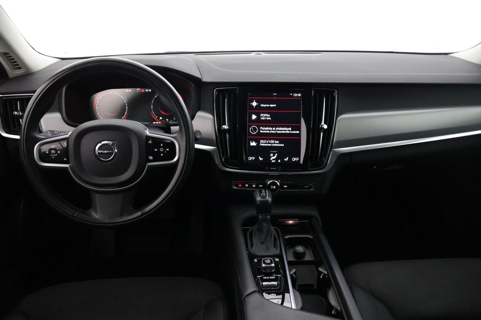 Volvo V90 2020 D4 AWD Business aut. * Webasto / Vetokoukku / Acc / Kamera / Sähkökontti * - Näyttävä & siistissä kunnossa oleva maanteiden jyrä / Jakopää Tehty 3/24 / Taittuva vetokoukku! * 