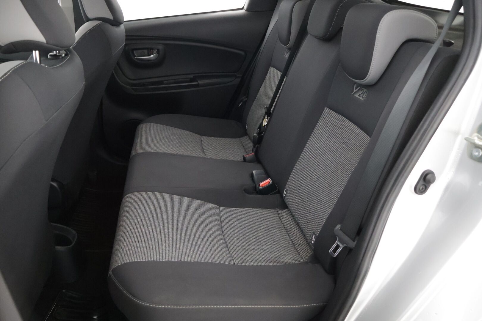 Toyota Yaris 2020 1,5 Hybrid Y20 Edition * Vakkari / P-Kamera / Suomi-Auto / Lohkolämmitin* - Navi / 2 x Aluvanteet / Hyvä huoltohistoria **