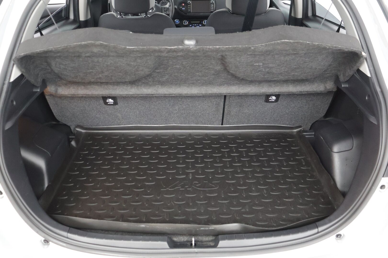 Toyota Yaris 2020 1,5 Hybrid Y20 Edition * Vakkari / P-Kamera / Suomi-Auto / Lohkolämmitin* - Navi / 2 x Aluvanteet / Hyvä huoltohistoria **