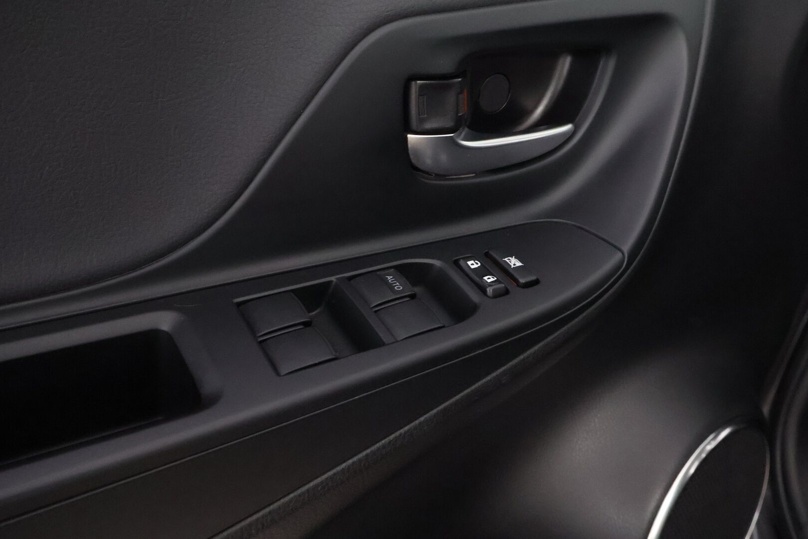 Toyota Yaris 2020 1,5 Hybrid Y20 Edition * Suomiauto / Peruutuskamera / Navi / 2x Renkaat aluvantein / Metalliväri - Merkkihuollettu / Juuri tullut Tampereelle!