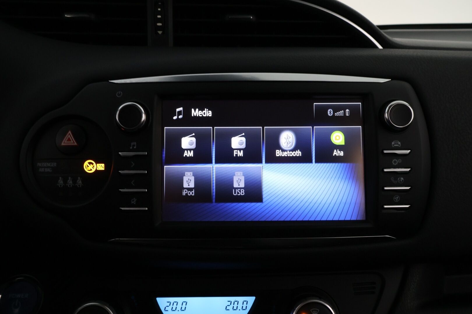 Toyota Yaris 2020 1,5 Hybrid Y20 Edition * Suomiauto / Peruutuskamera / Navi / 2x Renkaat aluvantein / Metalliväri - Merkkihuollettu / Juuri tullut Tampereelle!