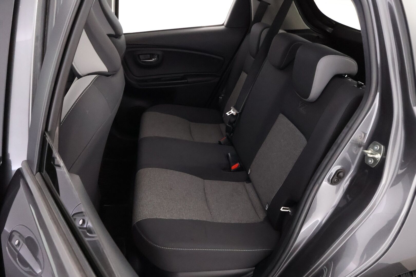 Toyota Yaris 2020 1,5 Hybrid Y20 Edition * Suomiauto / Peruutuskamera / Navi / 2x Renkaat aluvantein / Metalliväri - Merkkihuollettu / Juuri tullut Tampereelle!