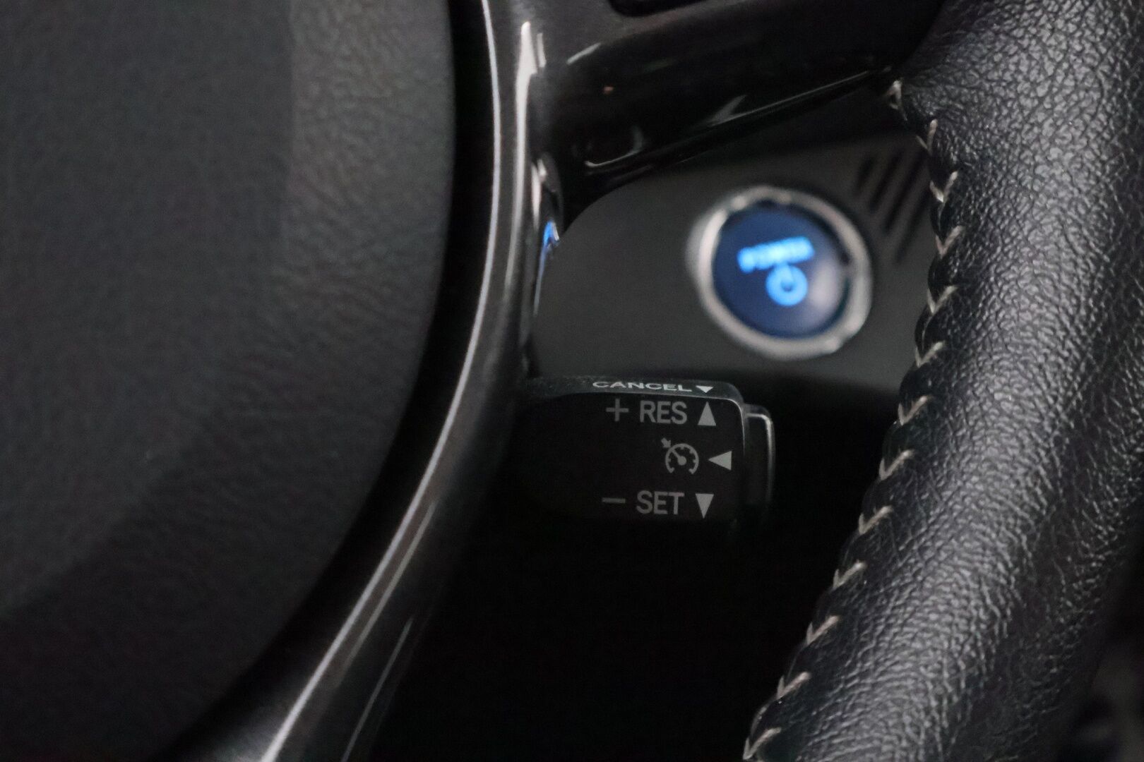 Toyota Yaris 2020 1,5 Hybrid Y20 Edition * Suomiauto / Peruutuskamera / Navi / 2x Renkaat aluvantein / Metalliväri - Merkkihuollettu / Juuri tullut Tampereelle!