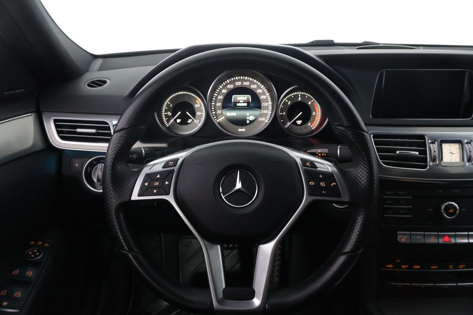 Mercedes-Benz E 2016 220 BlueTec T 4Matic A Premium Business - Vakionopeudensäädin | H/K | Peruutuskamera | Lohkolämmitin | Navi | Vetokoukku |