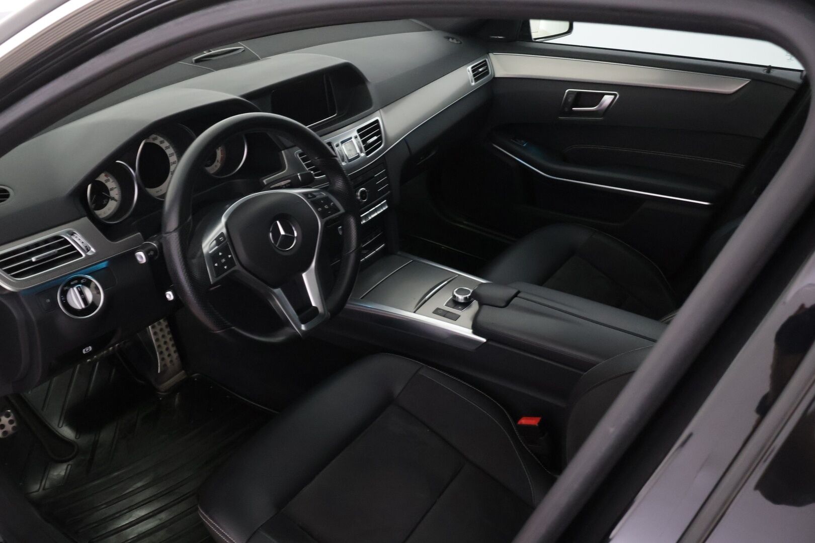 Mercedes-Benz E 2016 220 BlueTec T 4Matic A Premium Business - Vakionopeudensäädin | H/K | Peruutuskamera | Lohkolämmitin | Navi | Vetokoukku |