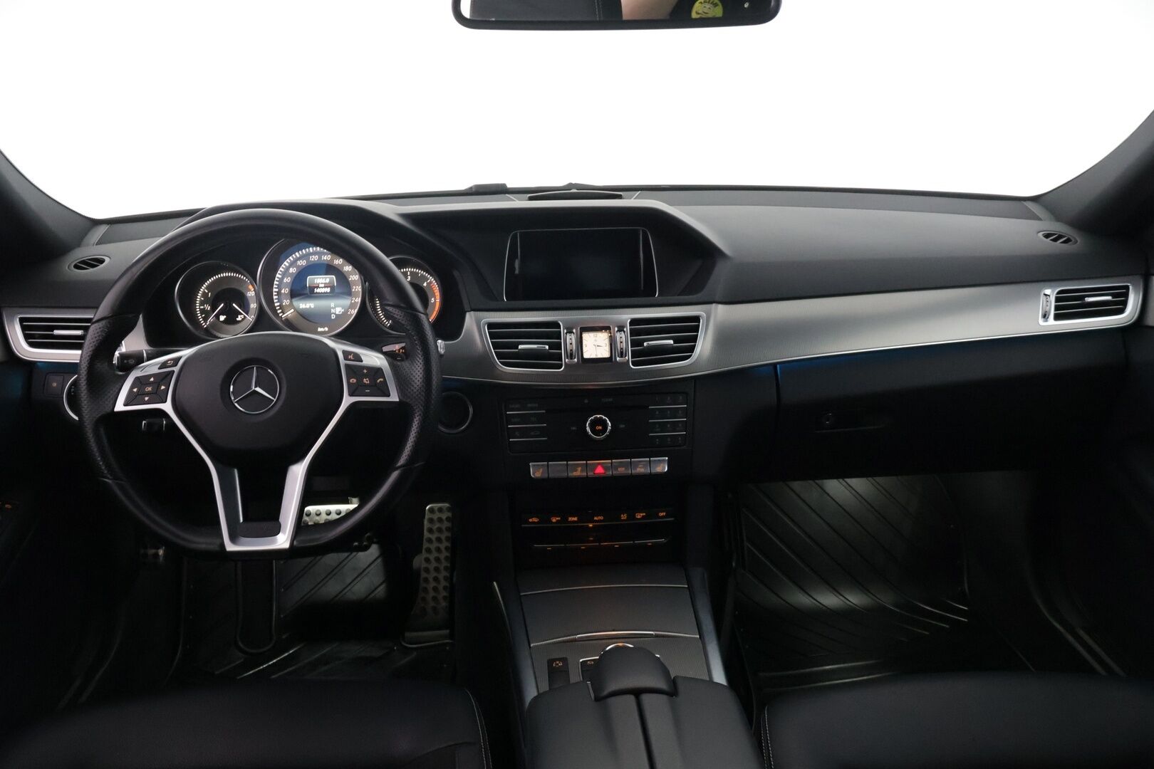 Mercedes-Benz E 2016 220 BlueTec T 4Matic A Premium Business - Vakionopeudensäädin | H/K | Peruutuskamera | Lohkolämmitin | Navi | Vetokoukku |