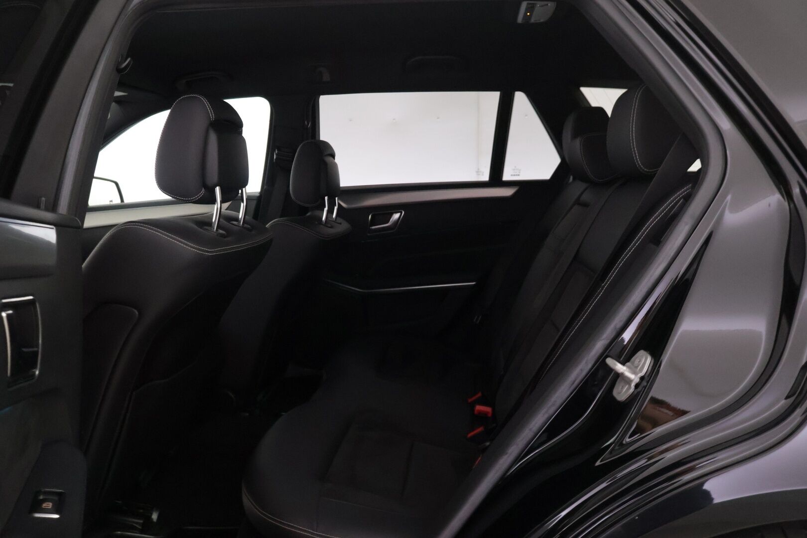 Mercedes-Benz E 2016 220 BlueTec T 4Matic A Premium Business - Vakionopeudensäädin | H/K | Peruutuskamera | Lohkolämmitin | Navi | Vetokoukku |