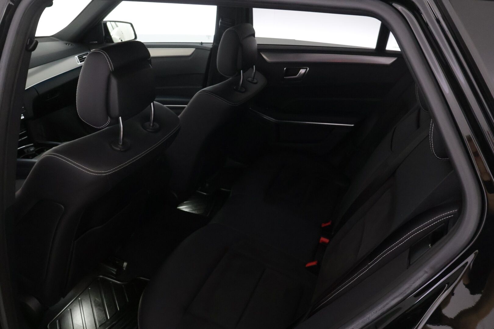 Mercedes-Benz E 2016 220 BlueTec T 4Matic A Premium Business - Vakionopeudensäädin | H/K | Peruutuskamera | Lohkolämmitin | Navi | Vetokoukku |