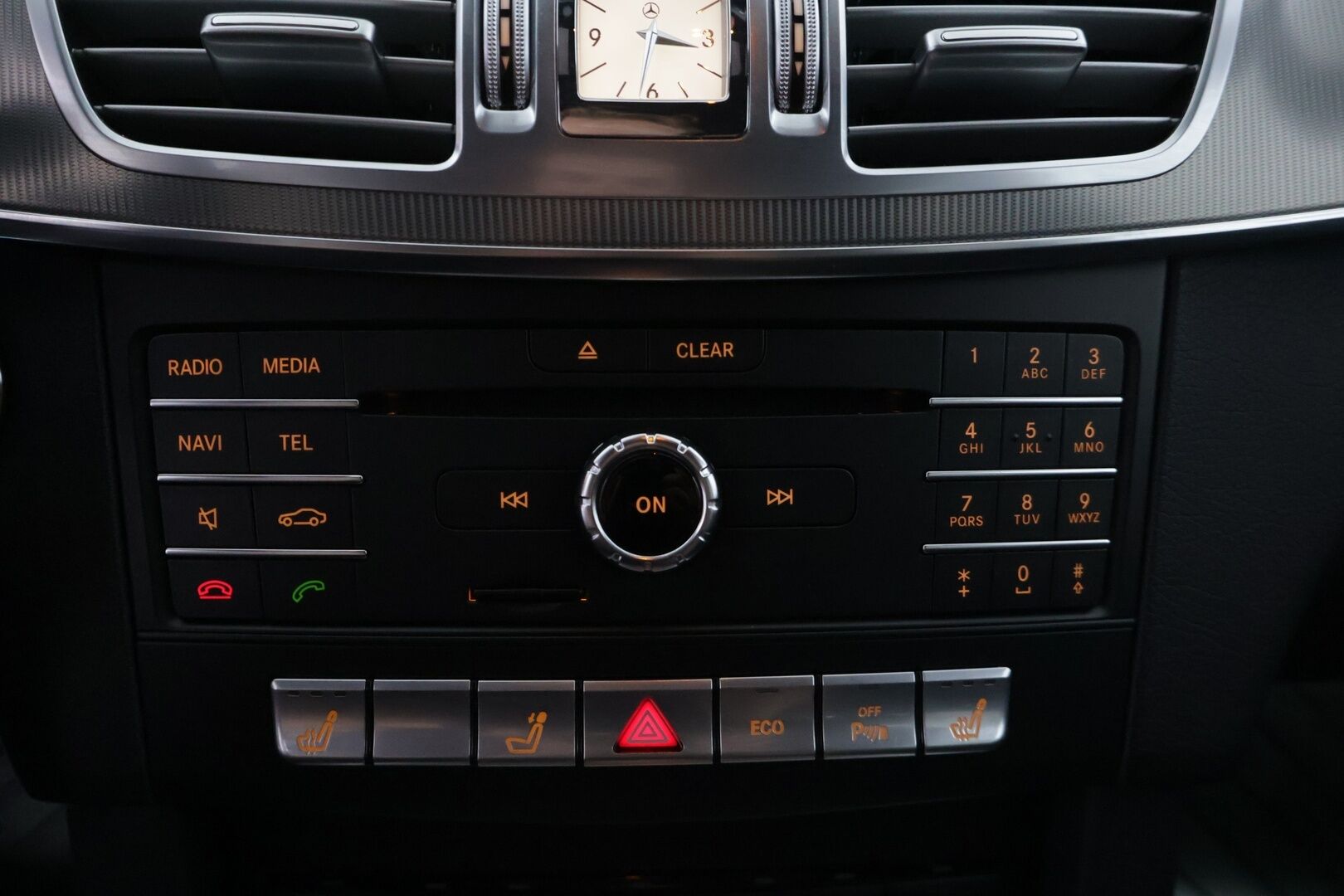 Mercedes-Benz E 2016 220 BlueTec T 4Matic A Premium Business - Vakionopeudensäädin | H/K | Peruutuskamera | Lohkolämmitin | Navi | Vetokoukku |