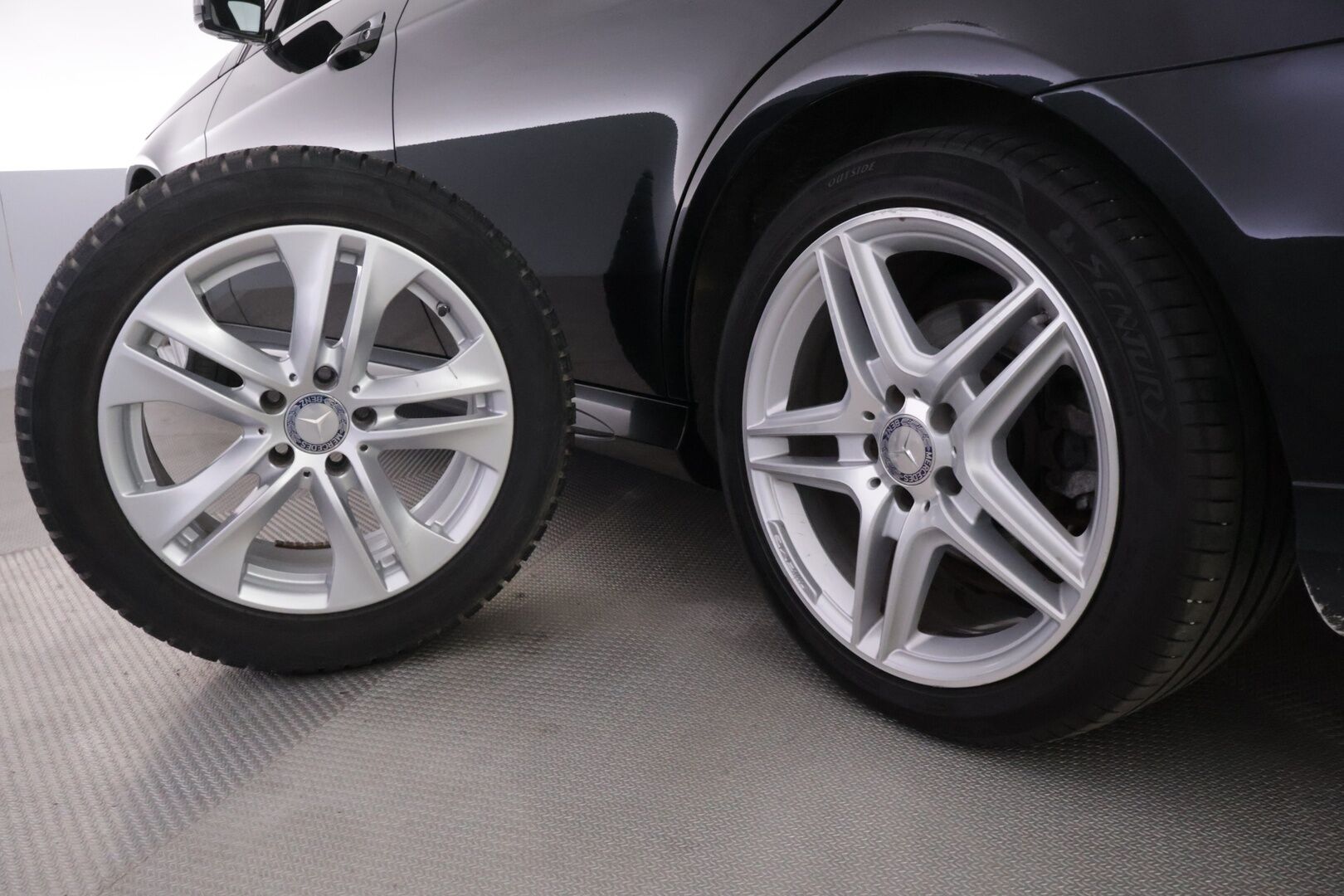 Mercedes-Benz E 2016 220 BlueTec T 4Matic A Premium Business - Vakionopeudensäädin | H/K | Peruutuskamera | Lohkolämmitin | Navi | Vetokoukku |