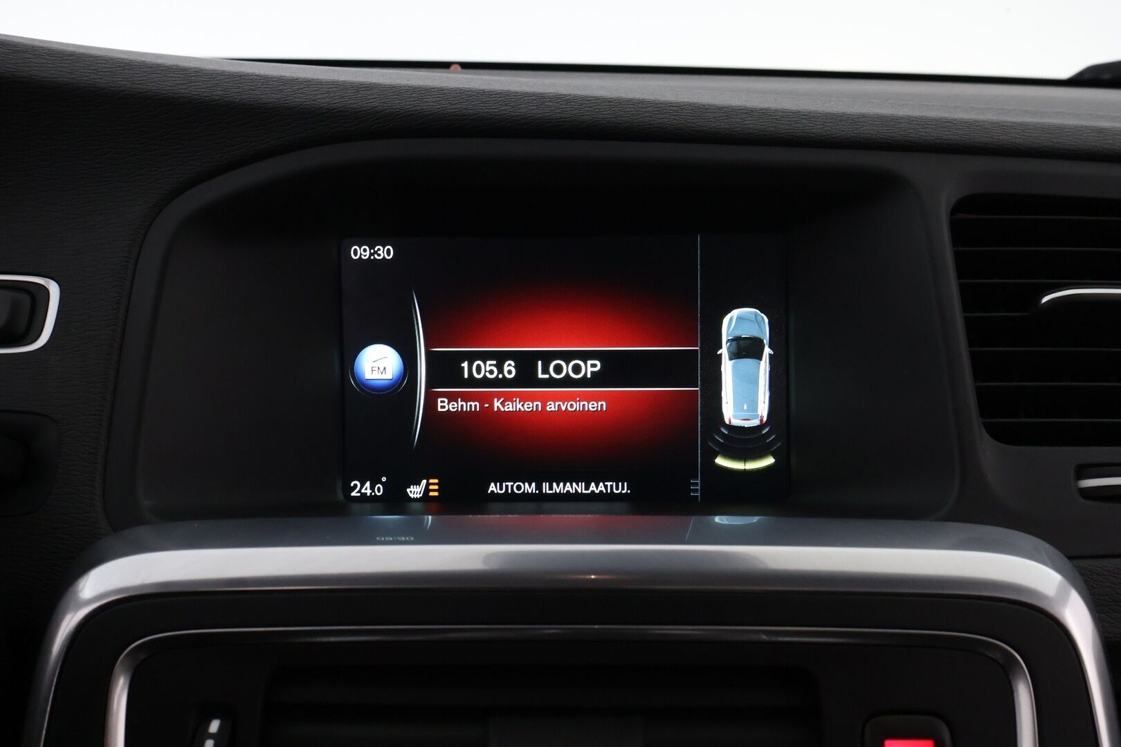 Volvo V60 Cross Country 2016 D3 Momentum aut * Webasto / Digimittari / Muistipenkki / Koukku / Audio High Performance / Puolinahkasisusta - VOC / Navi / Jakopää juuri tehty!
