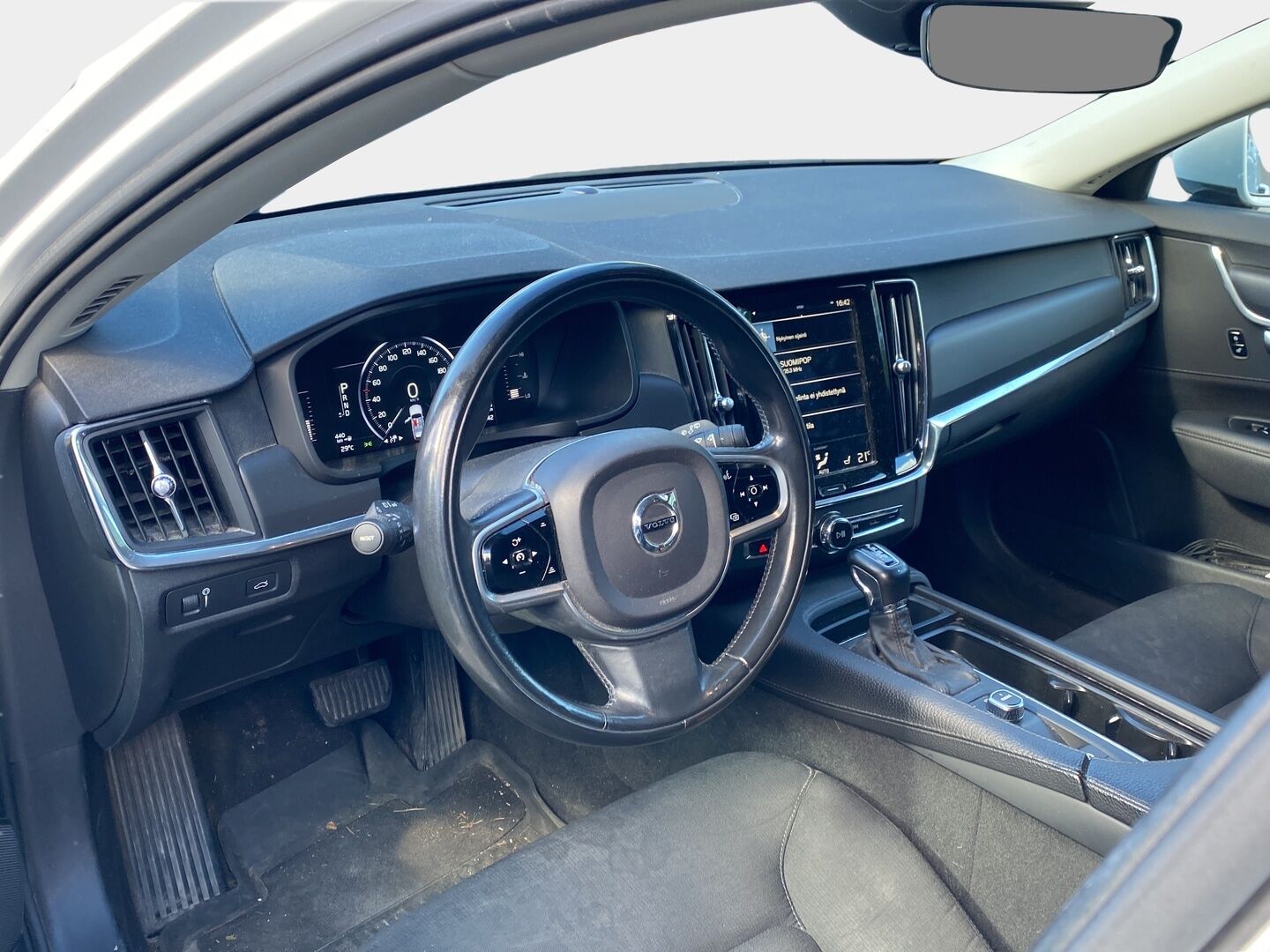 Volvo V90 2017 D3 AWD Momentum aut - | Webasto | ACC | Pilot Assist | Sähköinen vetokoukku | Ei Adblue-järjestelmää | 